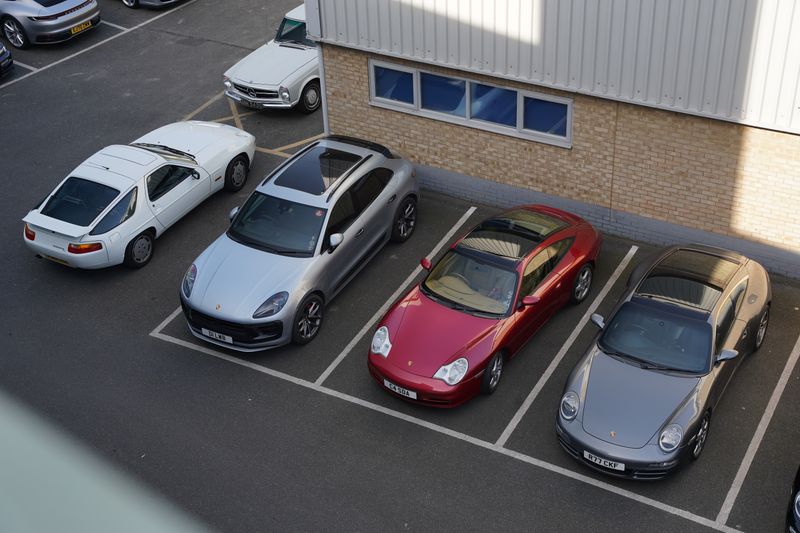 Porsche Owners Club GB visit Hilton & Moss