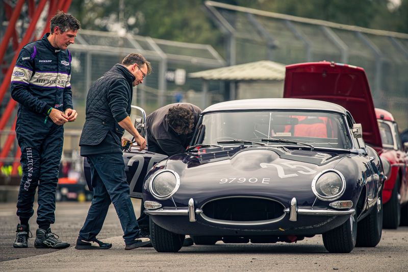 A first place finish for Hilton & Moss at Castle Combe!