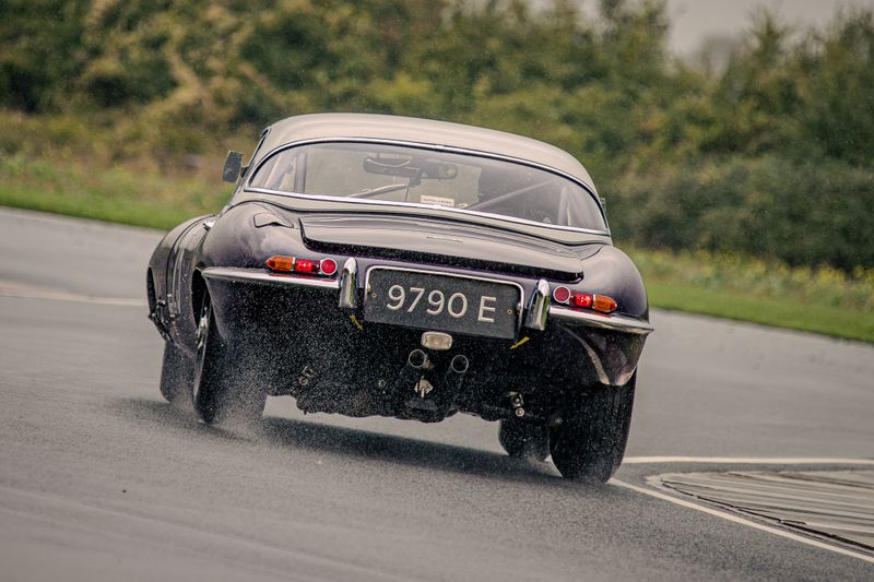 A first place finish for Hilton & Moss at Castle Combe!