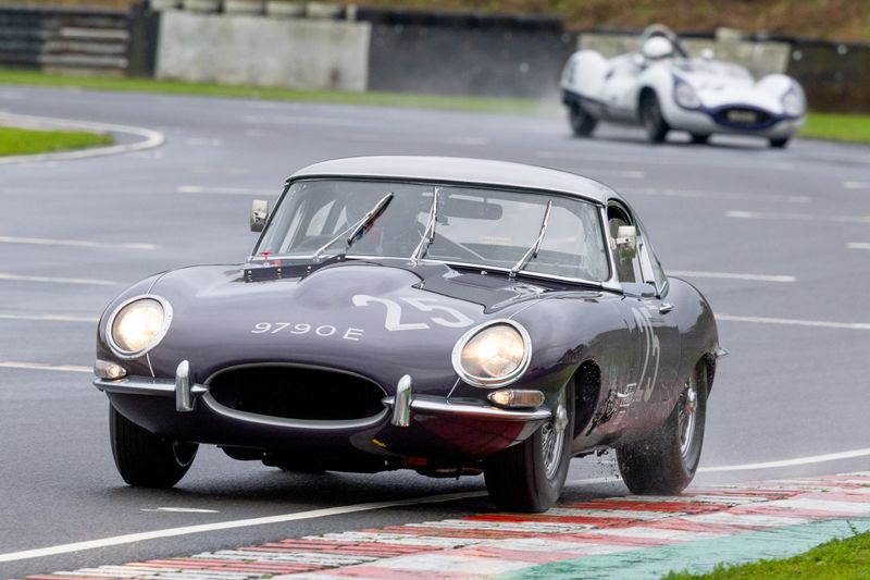 A first place finish for Hilton & Moss at Castle Combe!