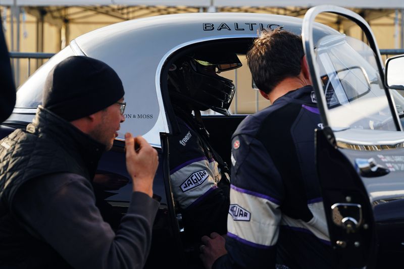 Hilton & Moss wrap up the race season at Silverstone