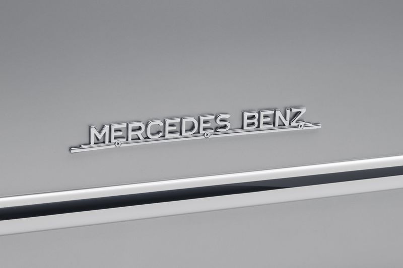 INTRODUCING THE RESTORED 1956 MERCEDES-BENZ W198 300SL GULLWING