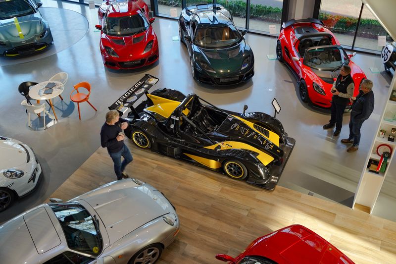 Ready, Set, Race: Hilton & Moss partners with Supercar Driver, Radical Racing and FreeM UK for an Introduction to Motorsport Morning.