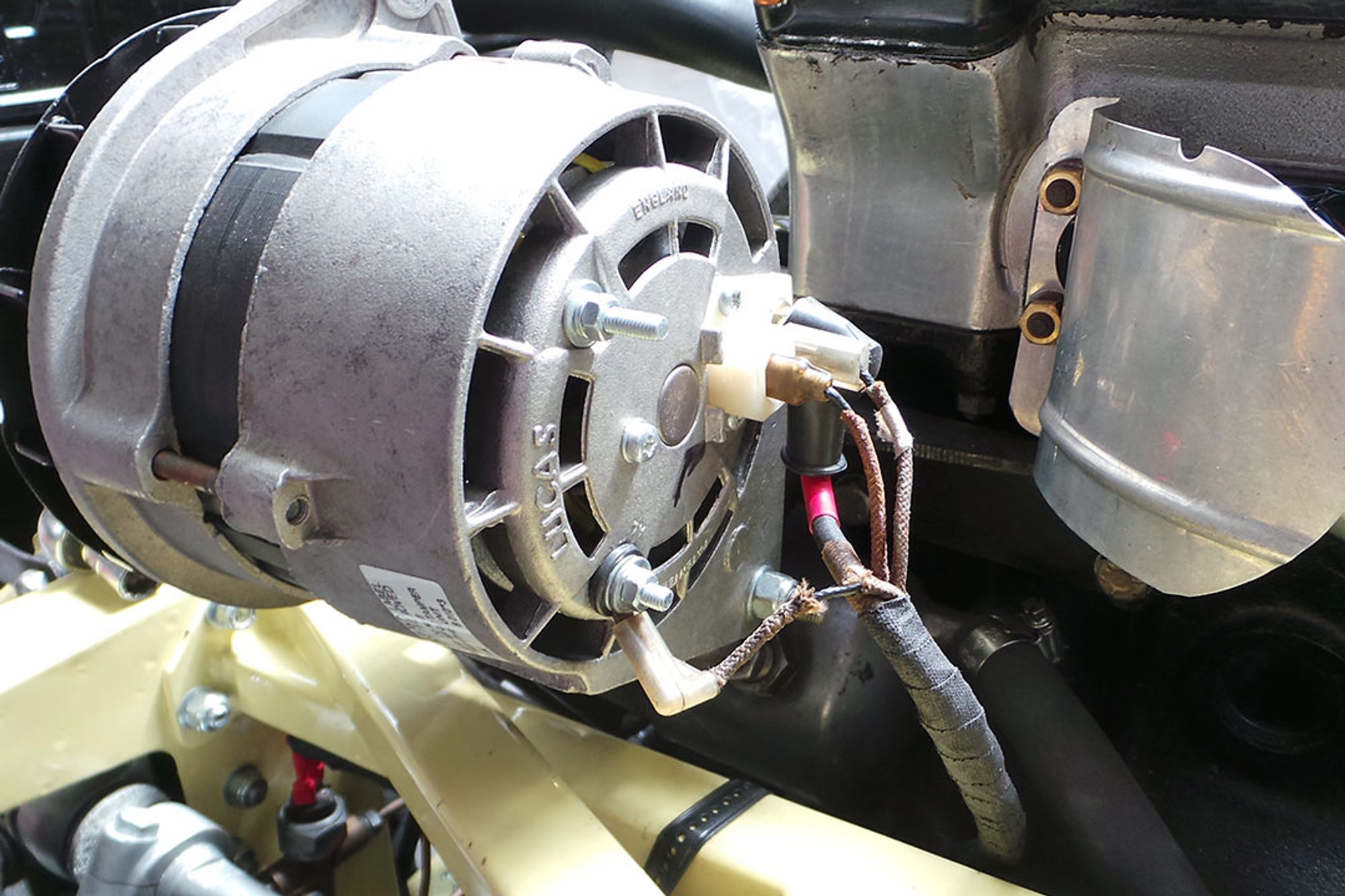 JAGUAR E-TYPE 4.2 ROADSTER Restoration