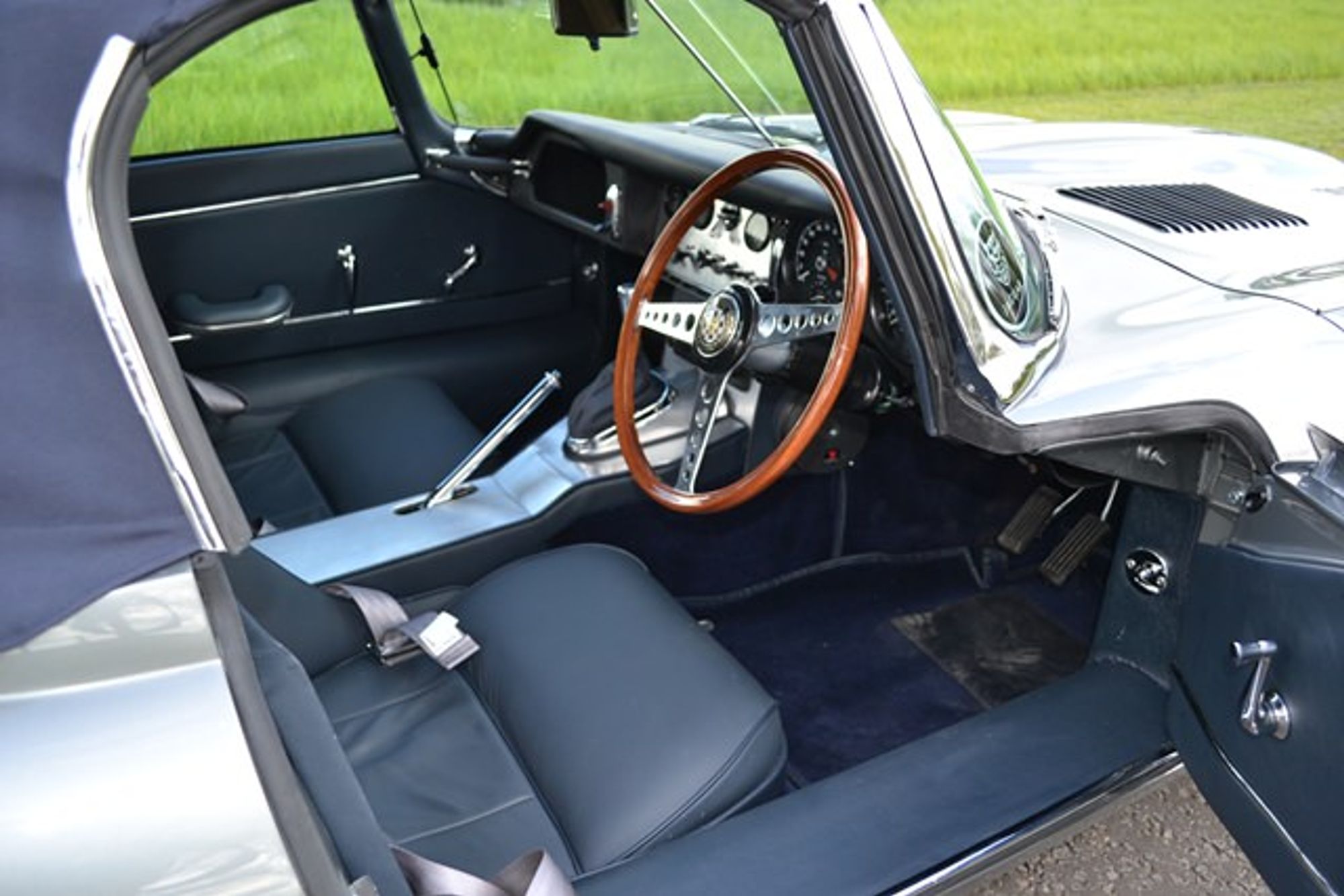 Jaguar E-type Roadster Restoration