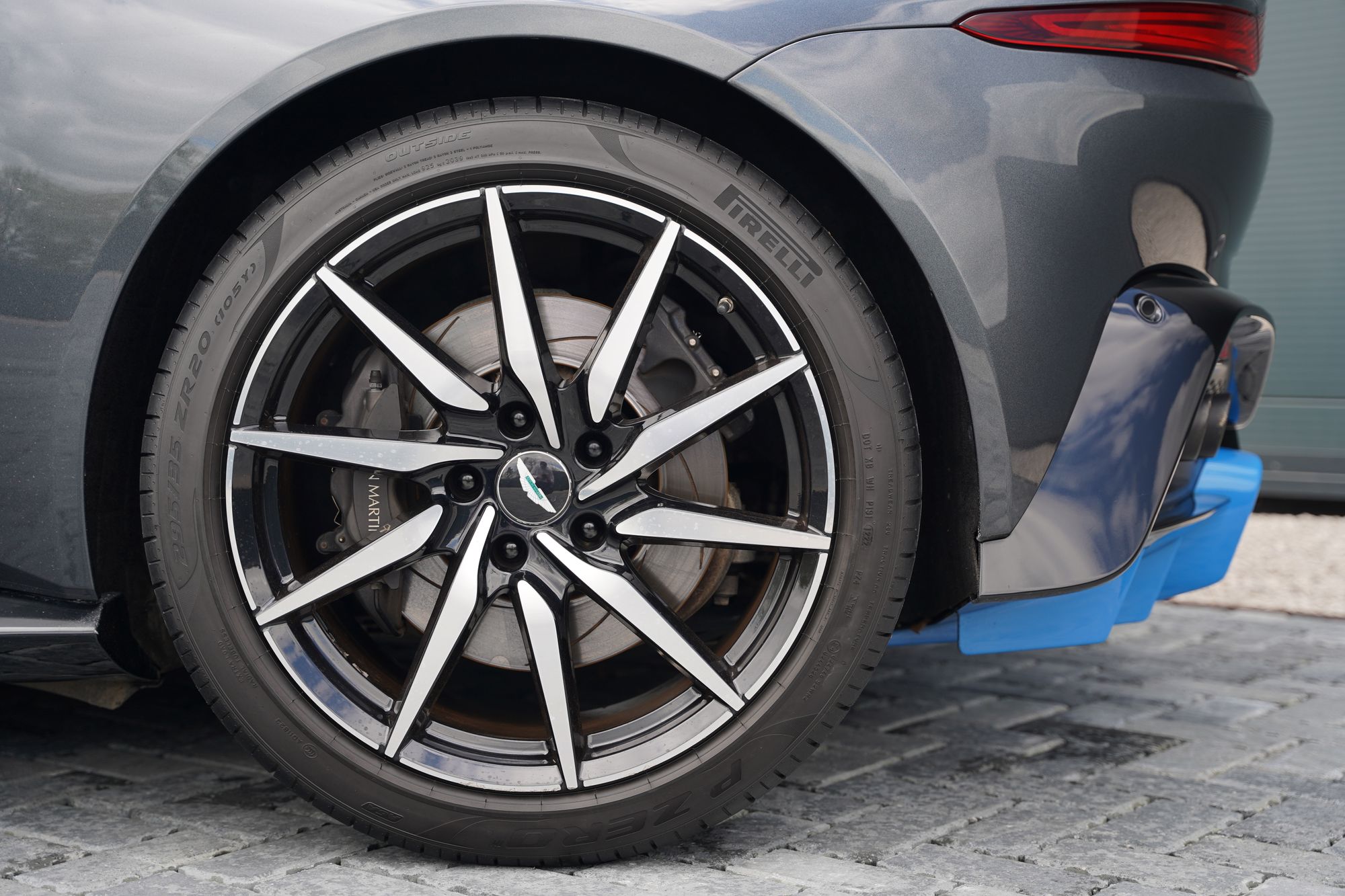 2019 Aston Martin Vantage