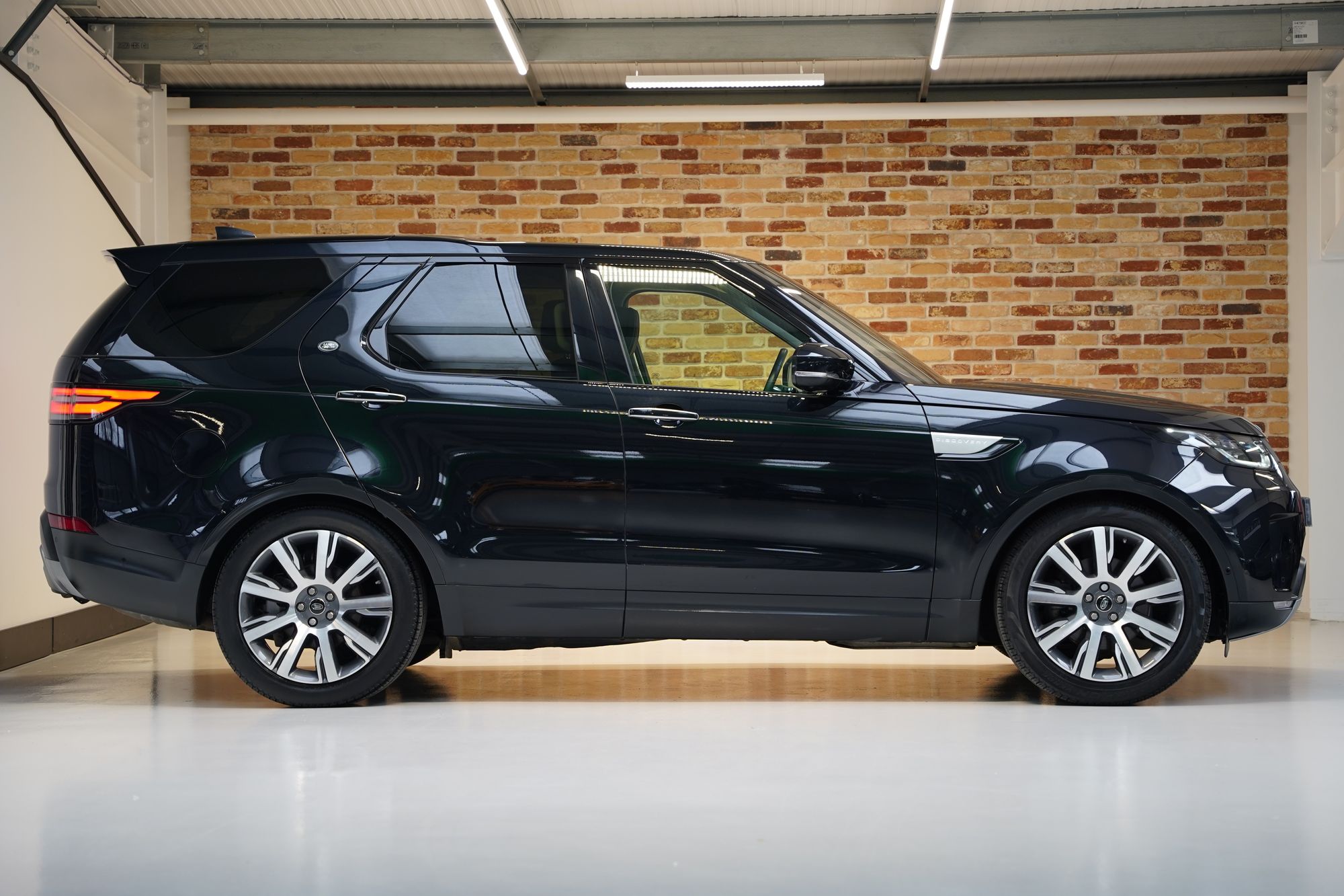 2018 Land Rover Discovery HSE Luxury