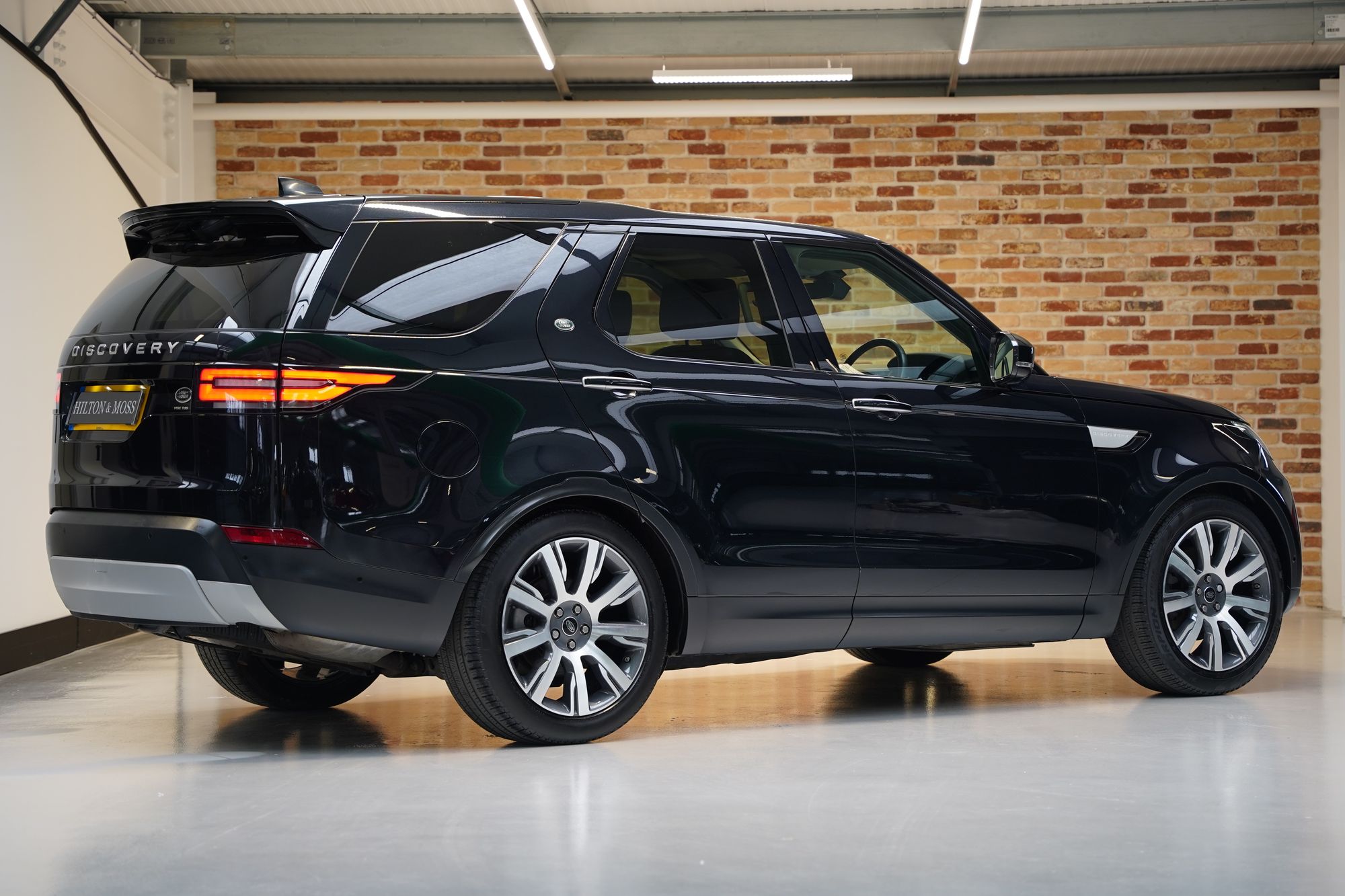 2018 Land Rover Discovery HSE Luxury