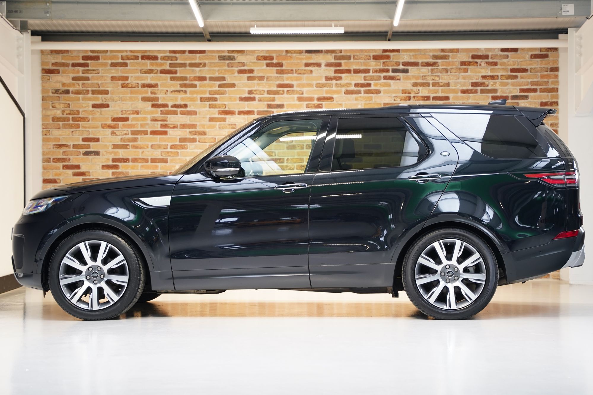 2018 Land Rover Discovery HSE Luxury