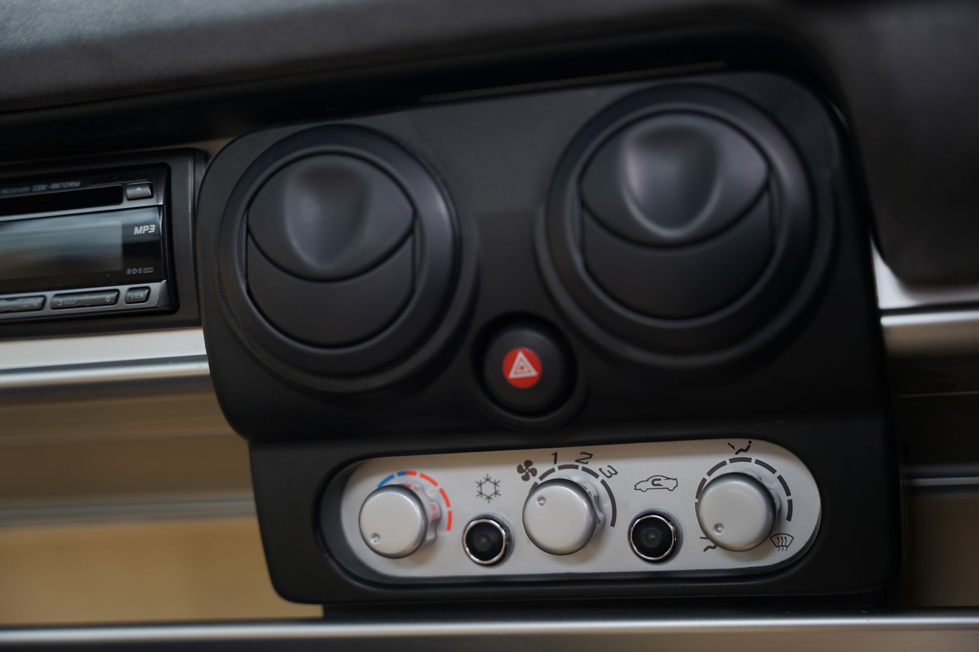 2004 Lotus Elise S2 111S