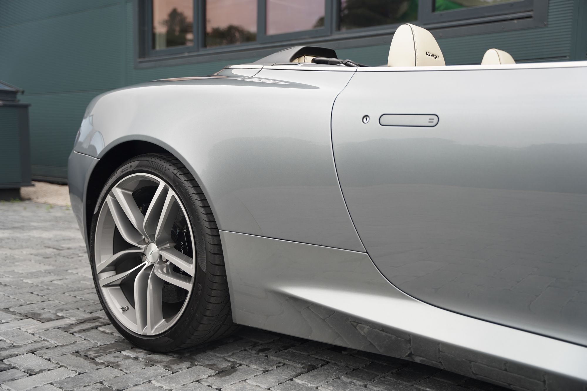 2011 Aston Martin Virage Volante