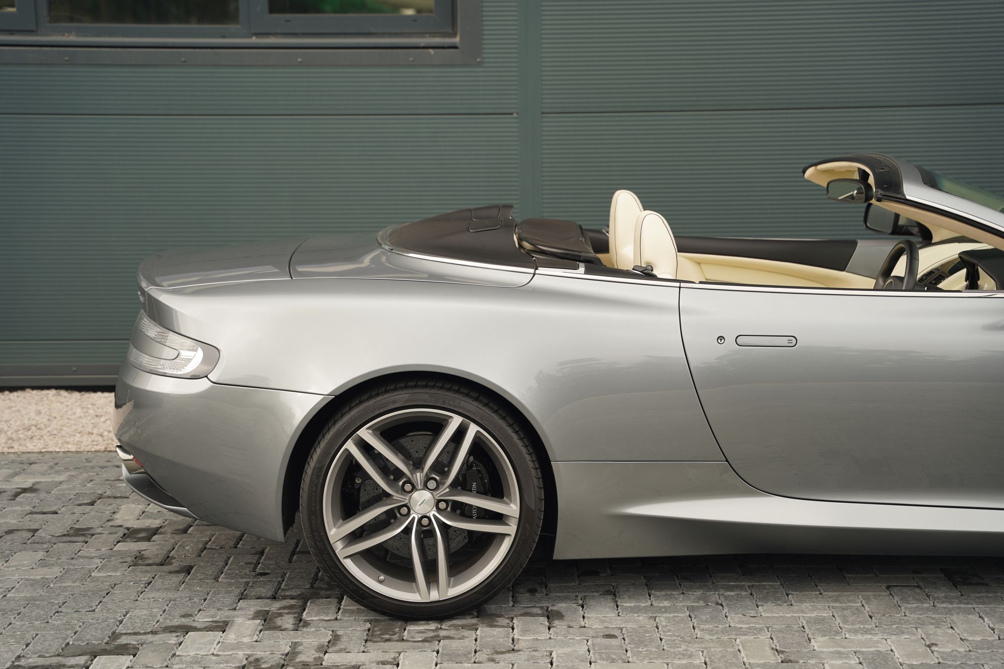 2011 Aston Martin Virage Volante