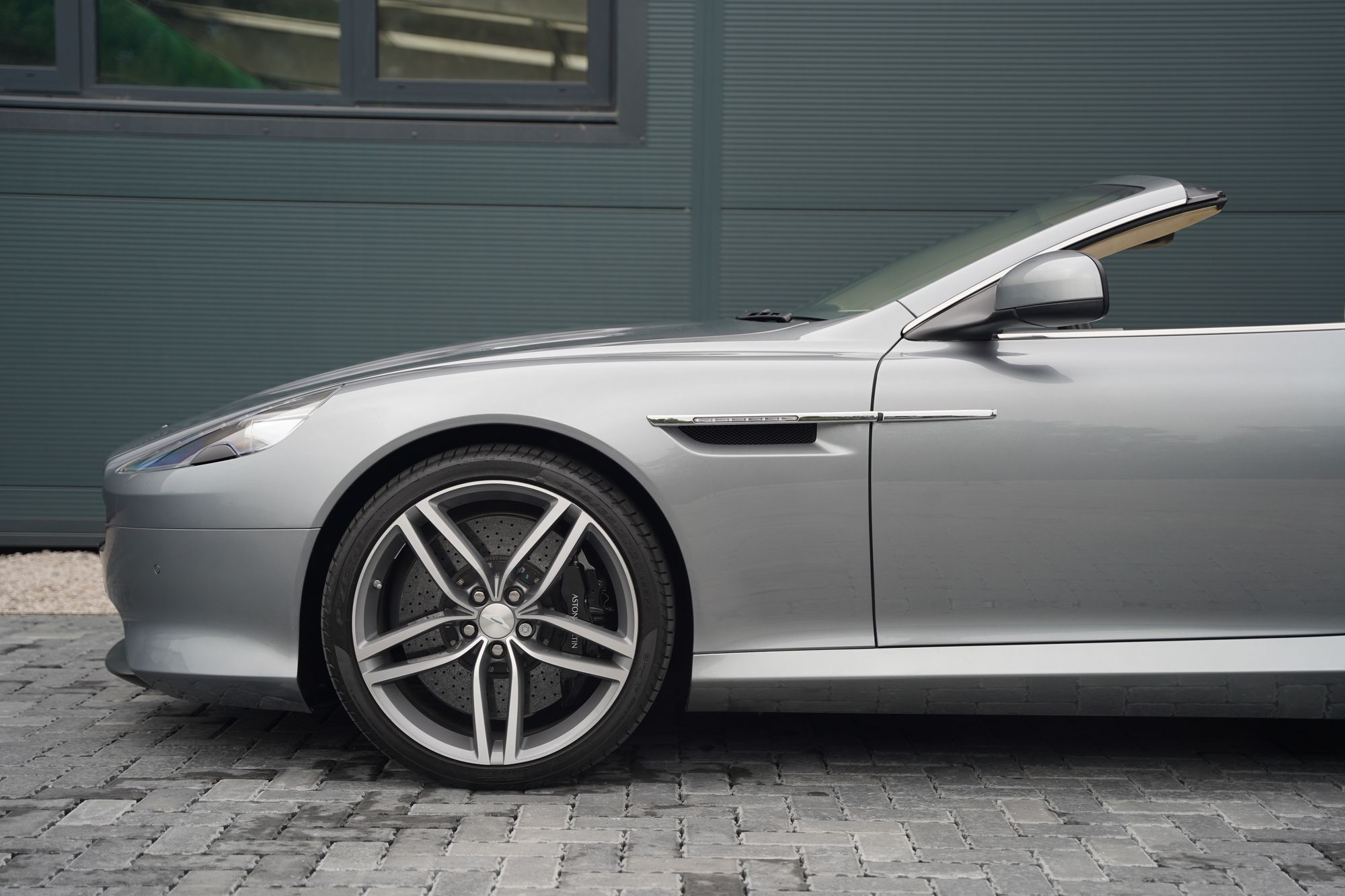 2011 Aston Martin Virage Volante