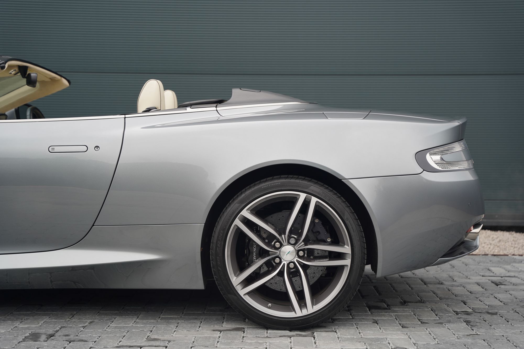 2011 Aston Martin Virage Volante
