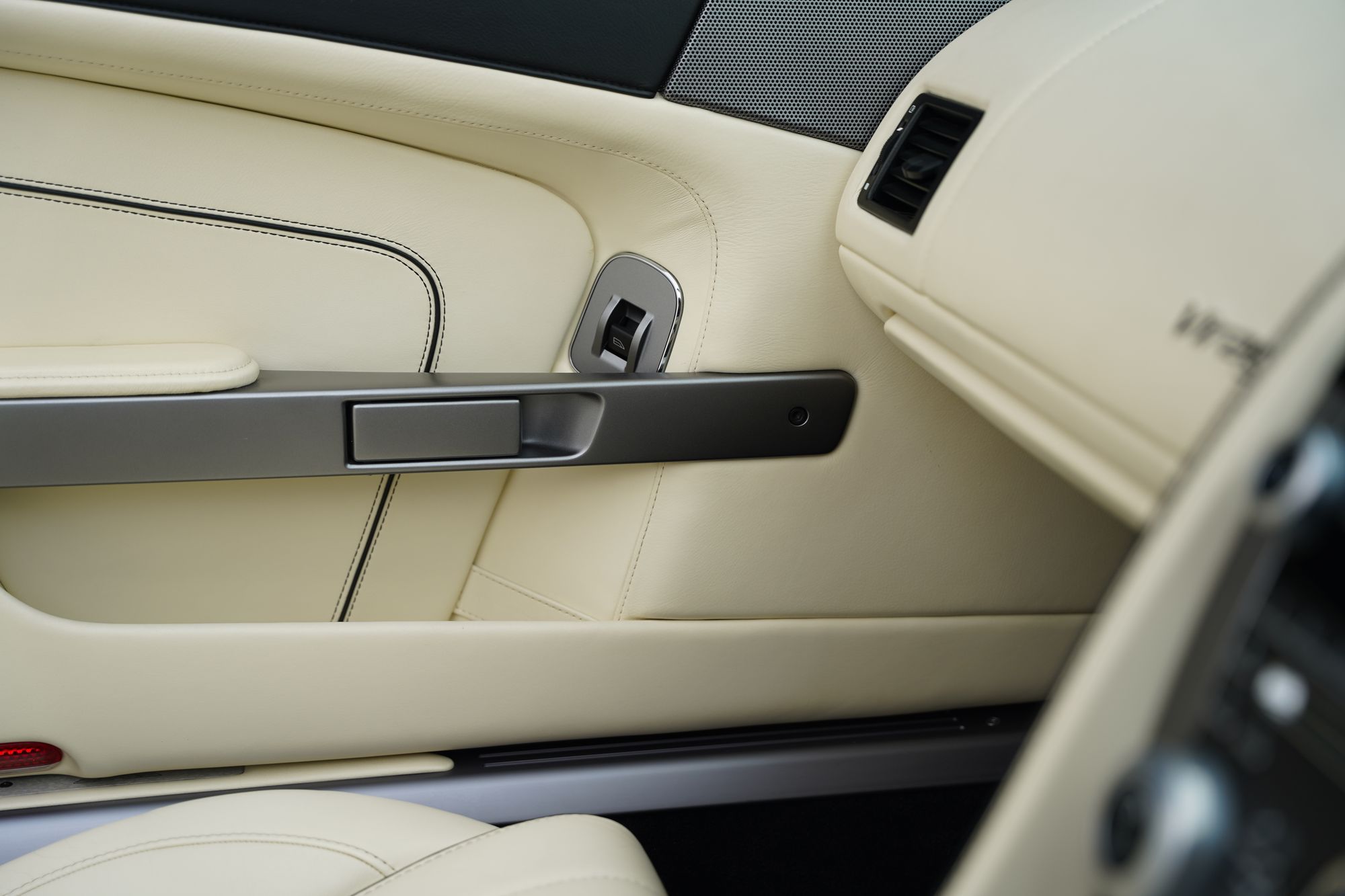 2011 Aston Martin Virage Volante