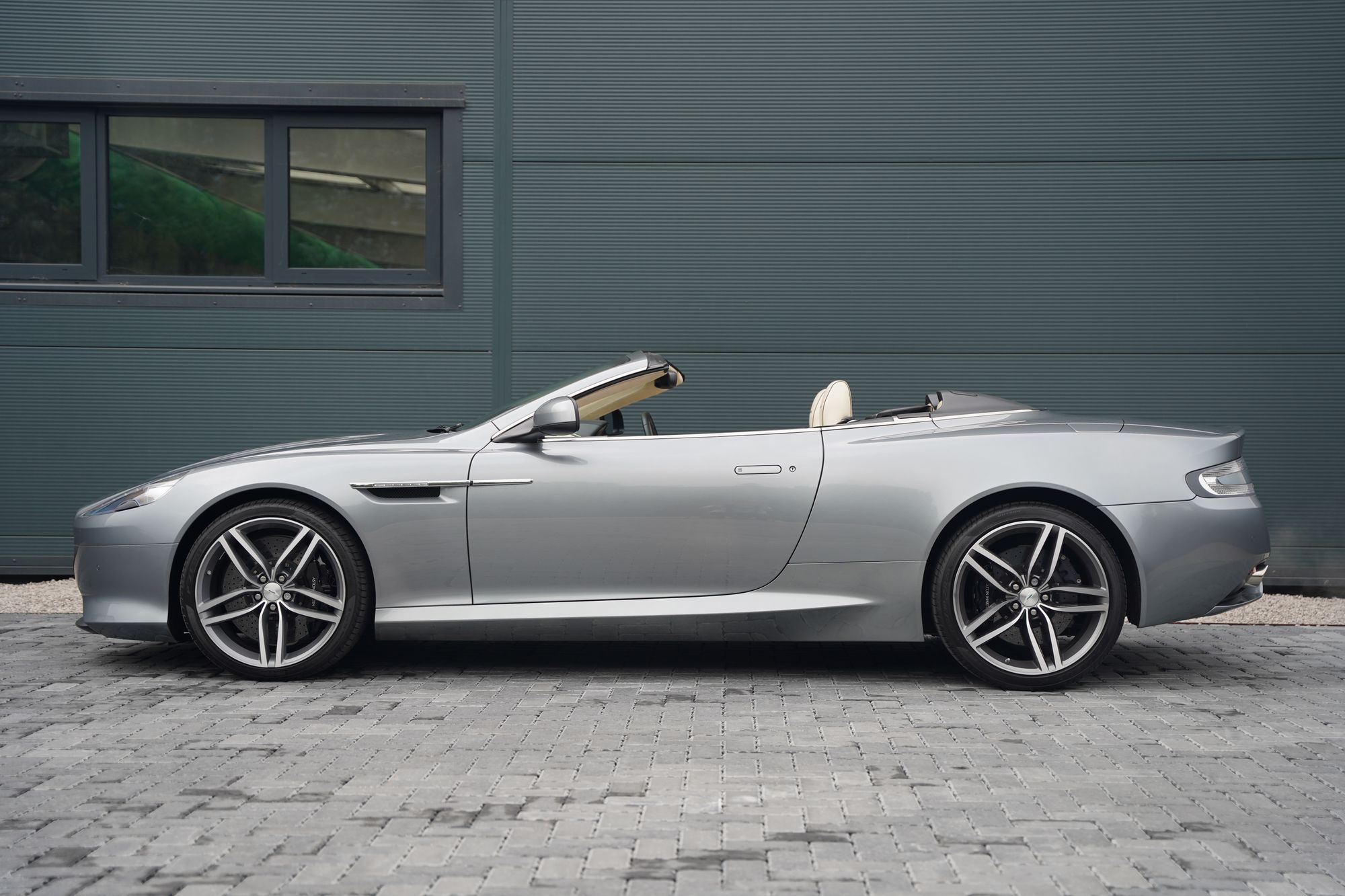 2011 Aston Martin Virage Volante