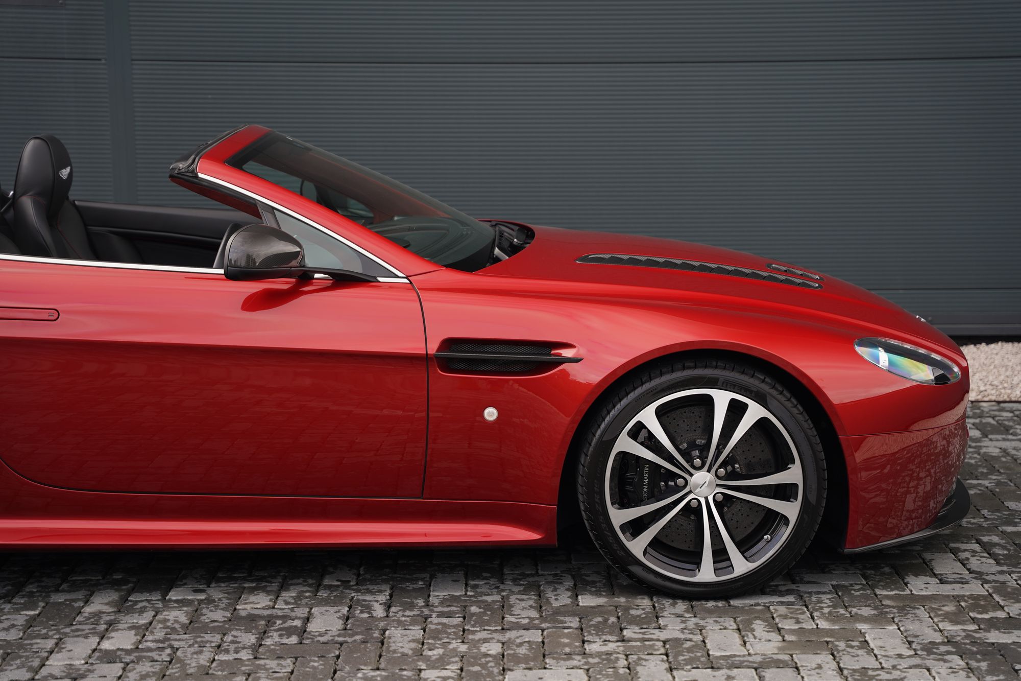 2012 Aston Martin V12 Vantage Roadster (Manual)