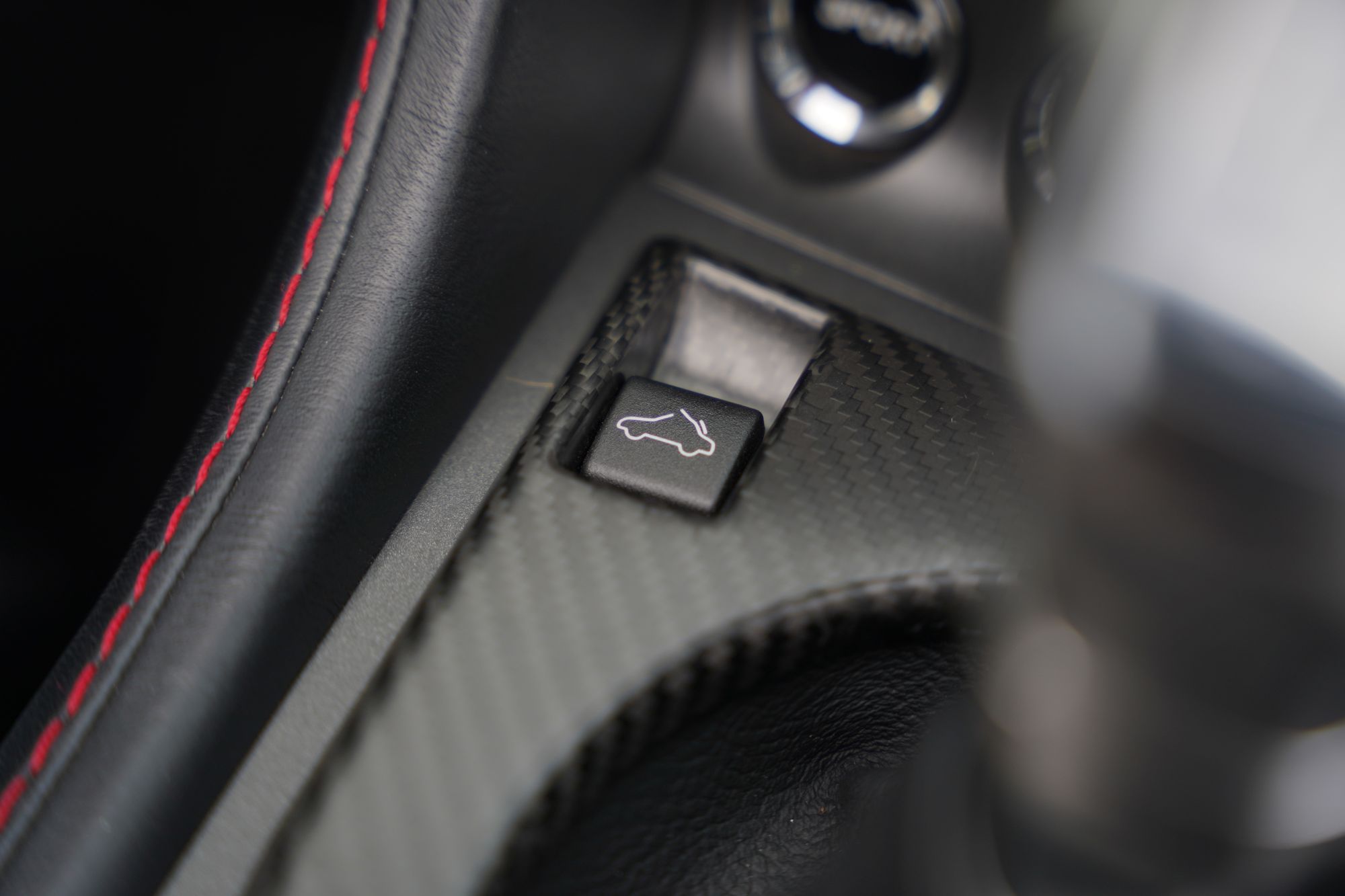 2012 Aston Martin V12 Vantage Roadster (Manual)