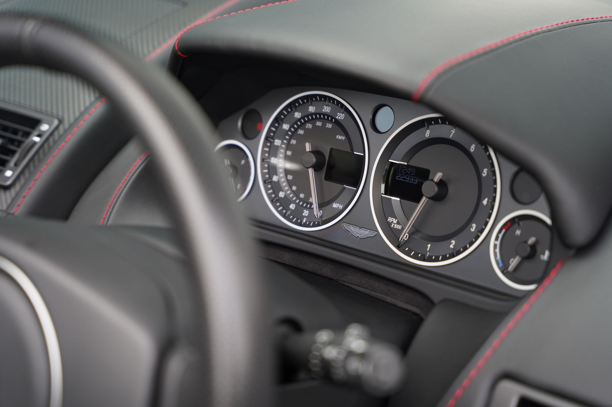 2012 Aston Martin V12 Vantage Roadster (Manual)