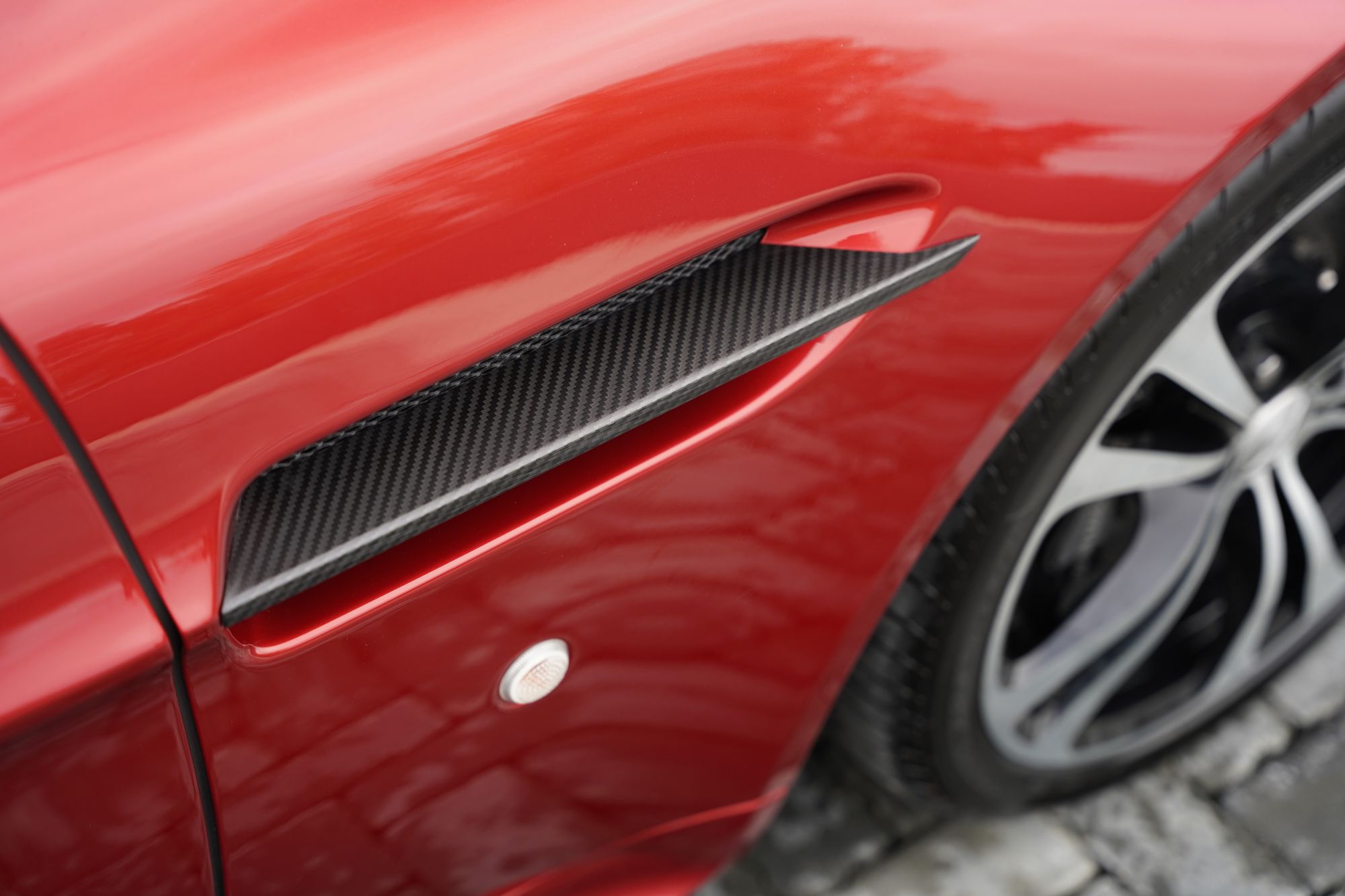 2012 Aston Martin V12 Vantage Roadster (Manual)