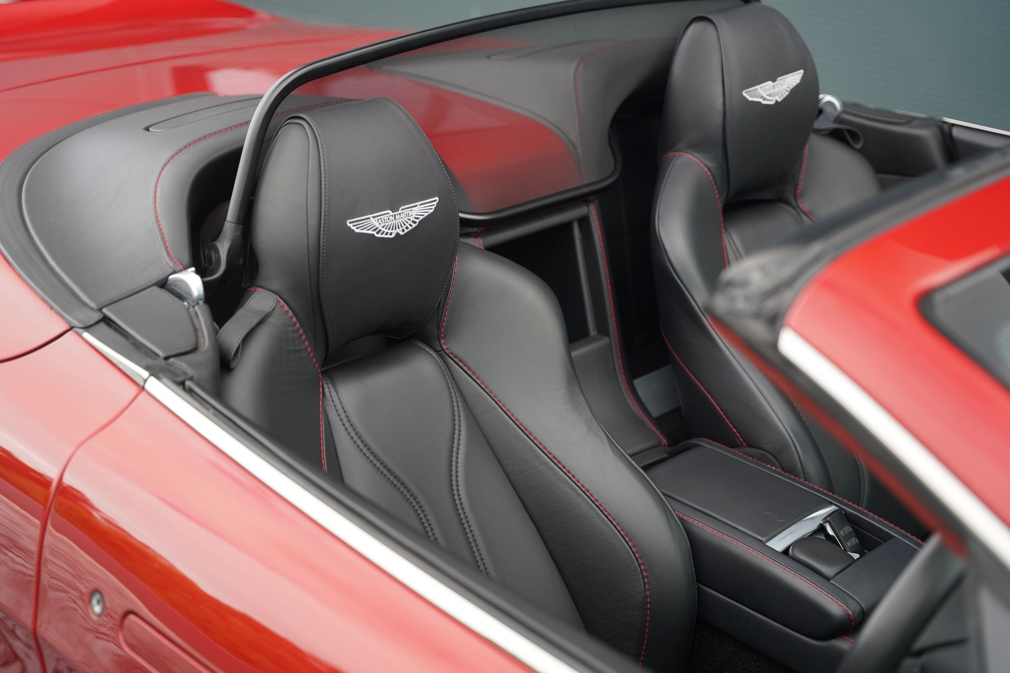 2012 Aston Martin V12 Vantage Roadster (Manual)
