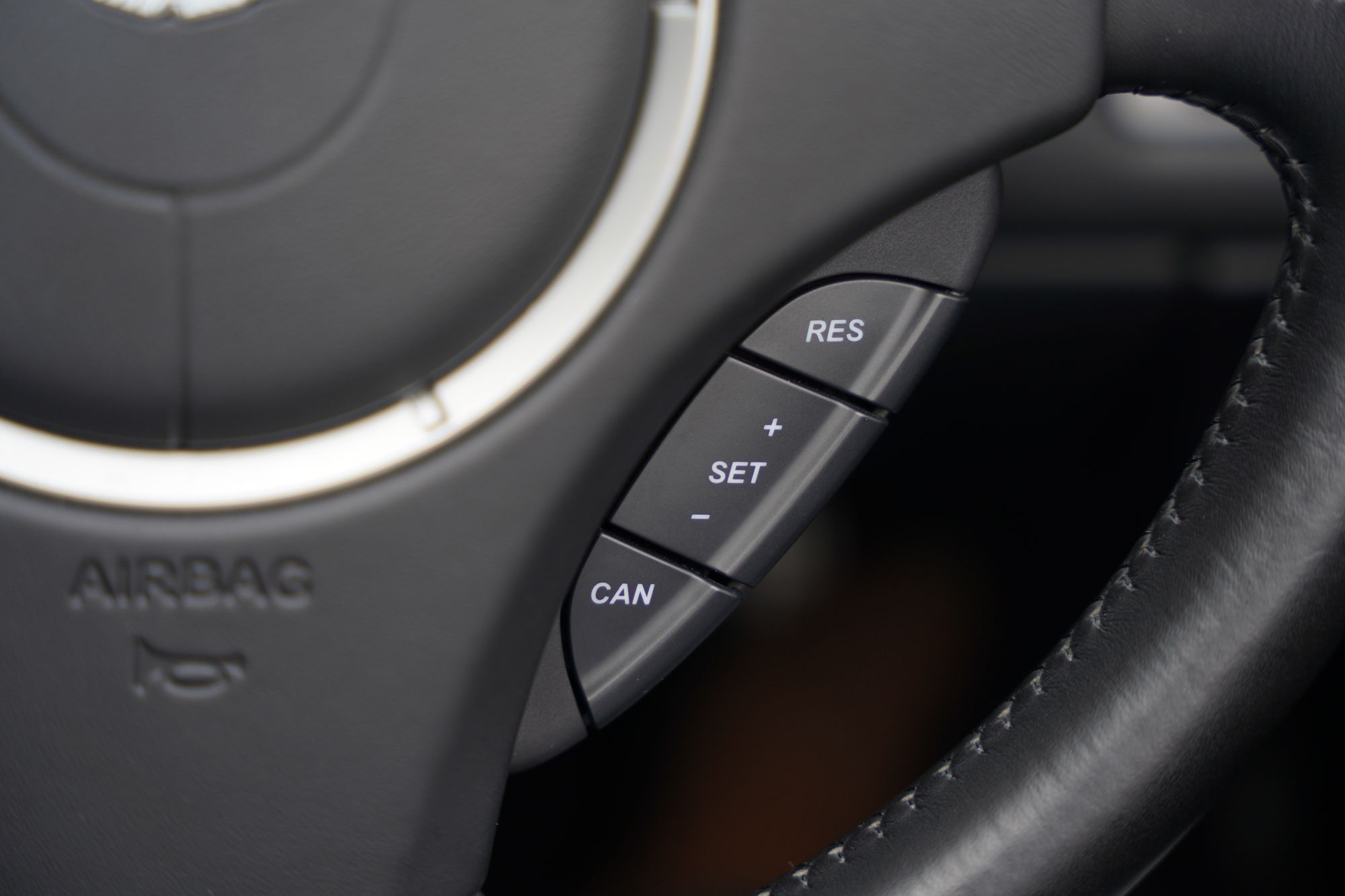 2012 Aston Martin V12 Vantage Roadster (Manual)