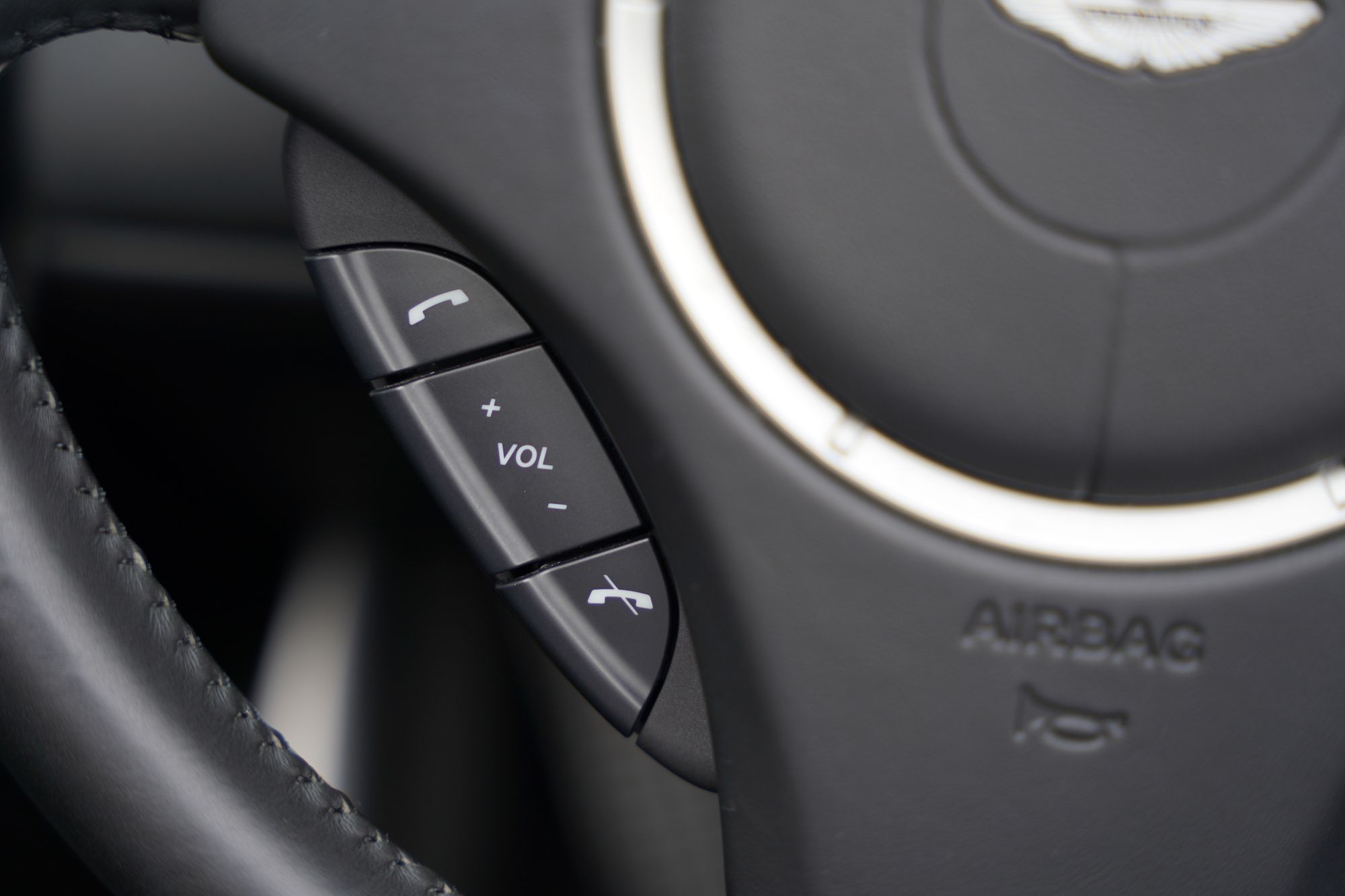 2012 Aston Martin V12 Vantage Roadster (Manual)
