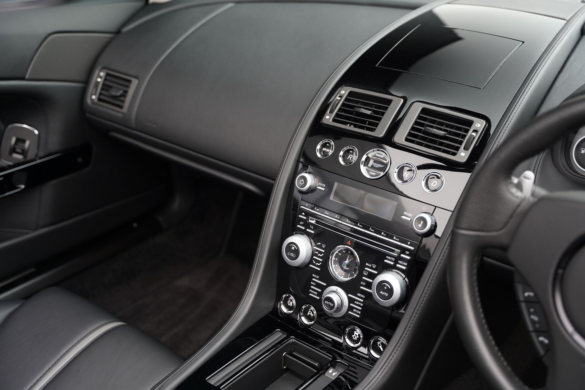 2015 Aston Martin V12 Vantage S Roadster