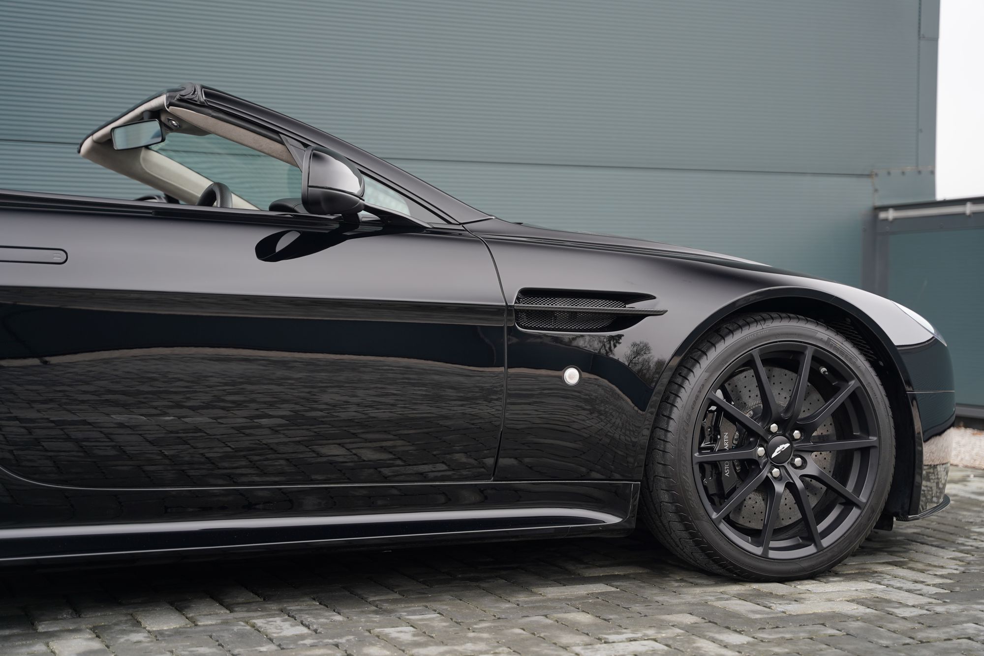 2015 Aston Martin V12 Vantage S Roadster