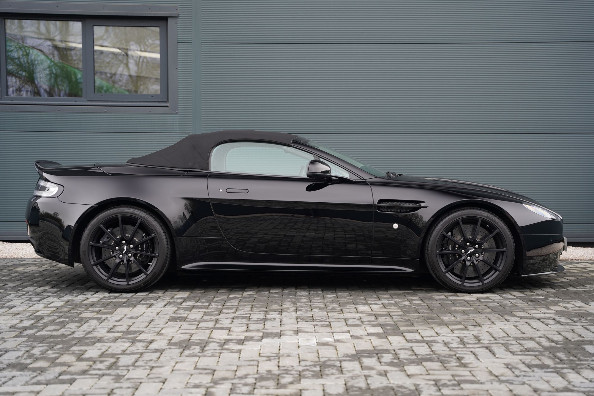 2015 Aston Martin V12 Vantage S Roadster