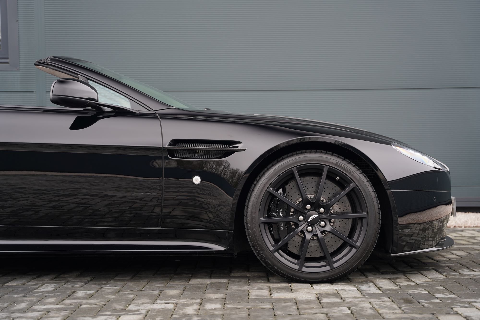 2015 Aston Martin V12 Vantage S Roadster