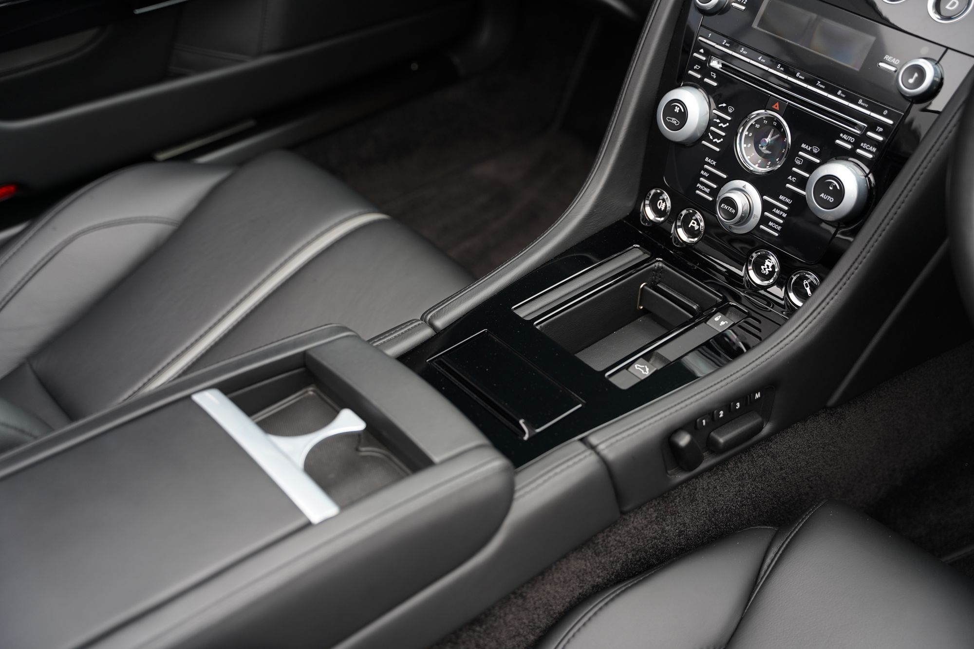 2015 Aston Martin V12 Vantage S Roadster
