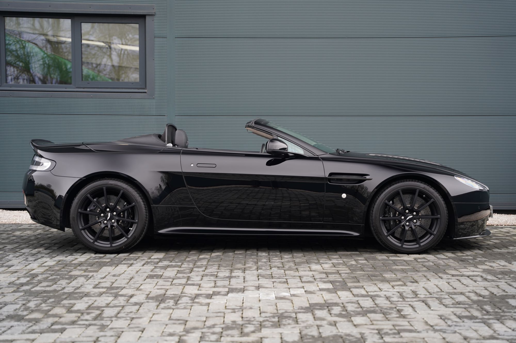 2015 Aston Martin V12 Vantage S Roadster