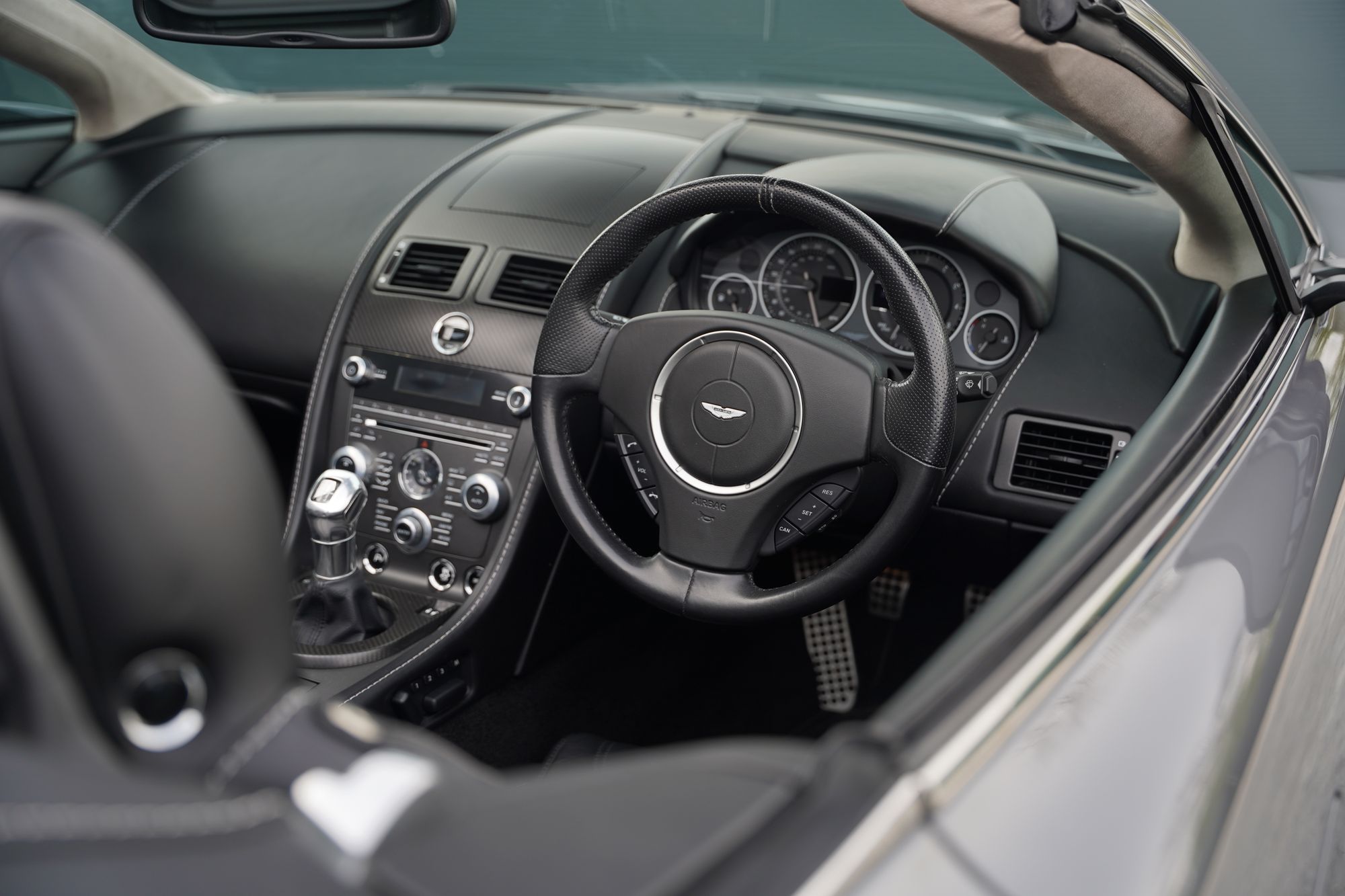 2012 Aston Martin V12 Vantage Roadster - 096 of 101