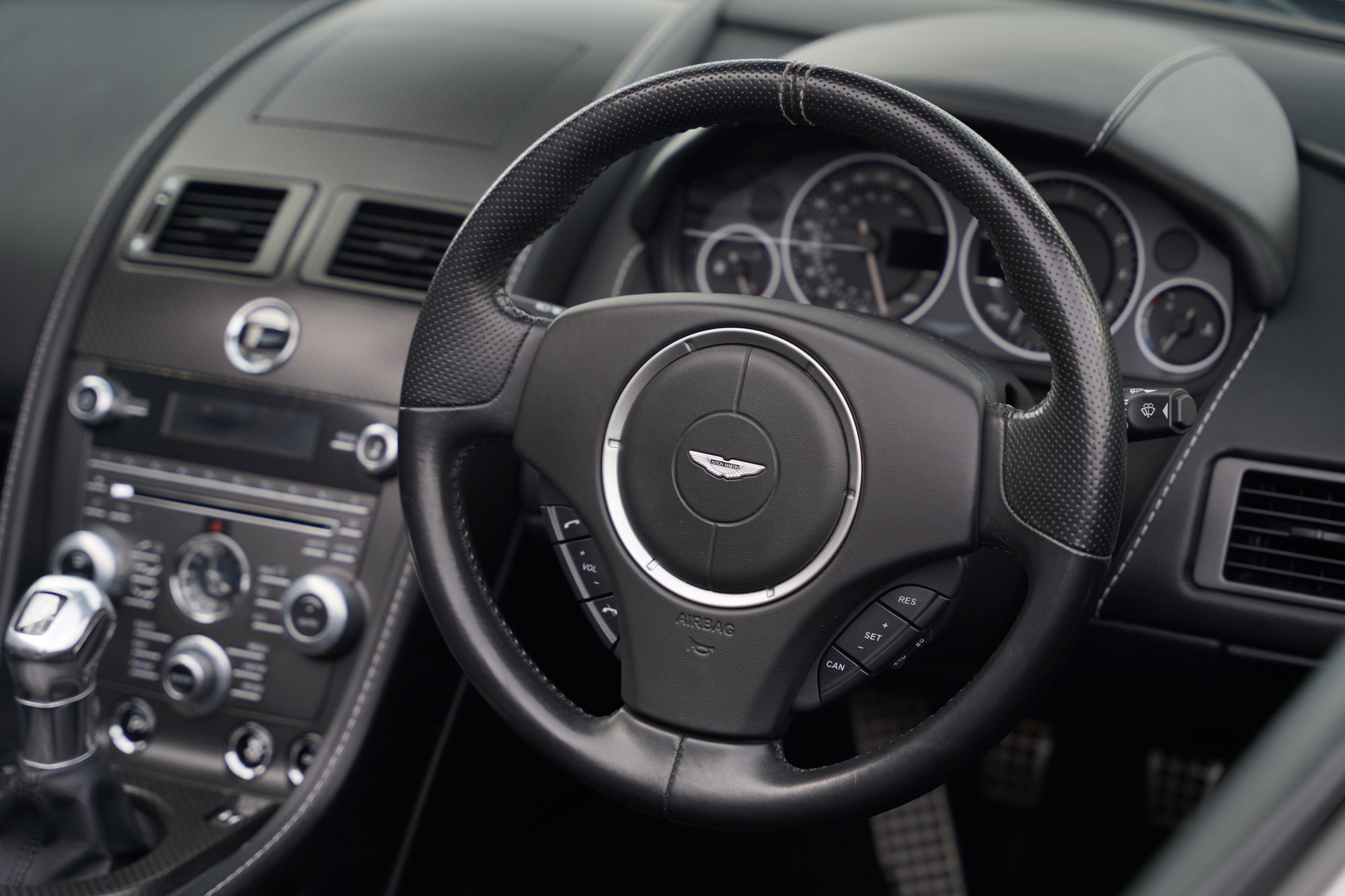 2012 Aston Martin V12 Vantage Roadster - 096 of 101