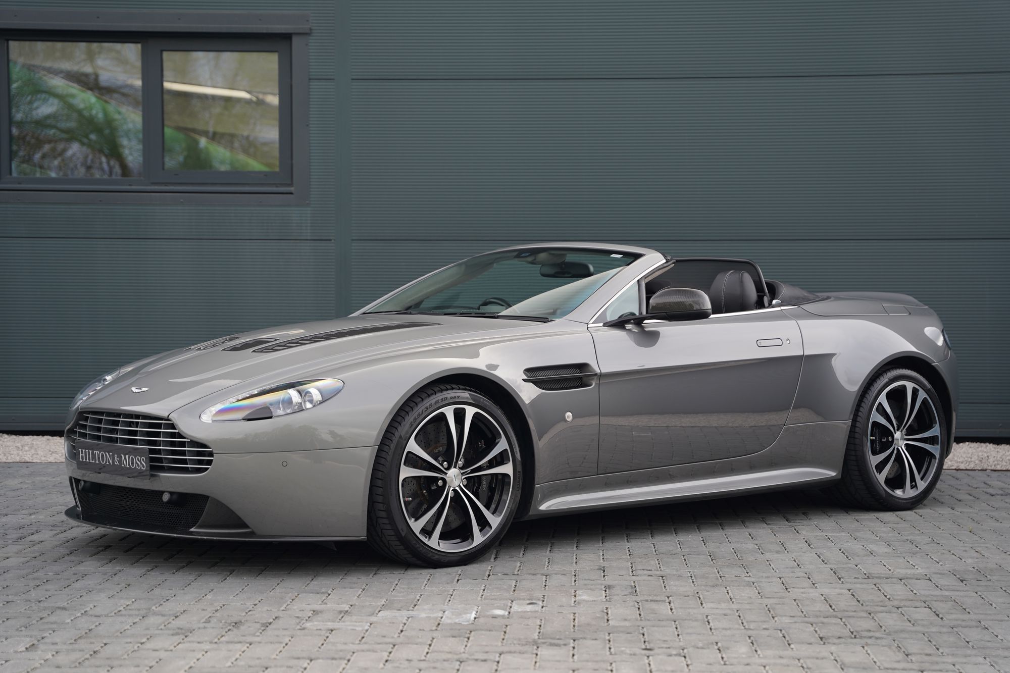 2012 Aston Martin V12 Vantage Roadster - 096 of 101