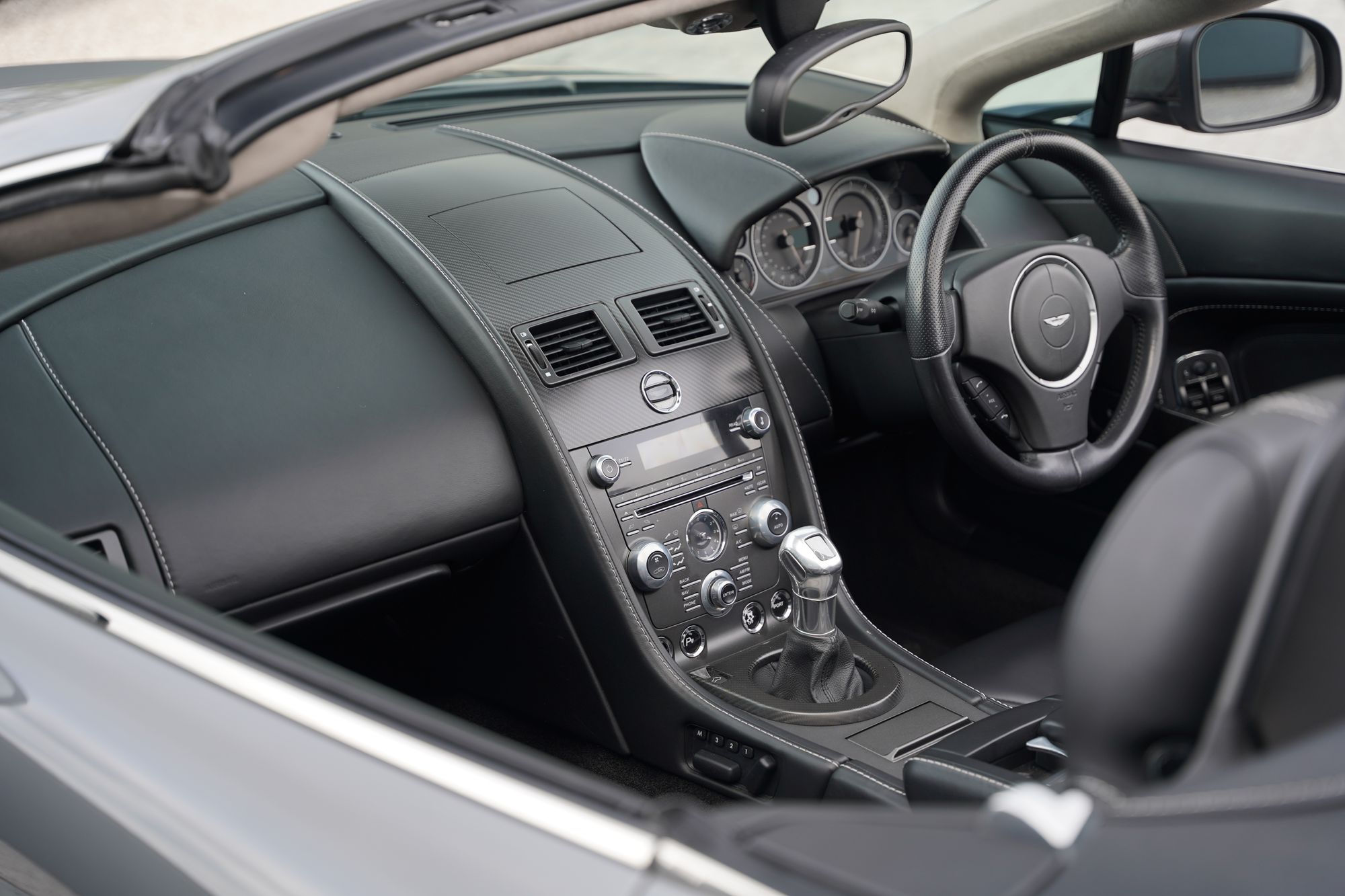 2012 Aston Martin V12 Vantage Roadster - 096 of 101