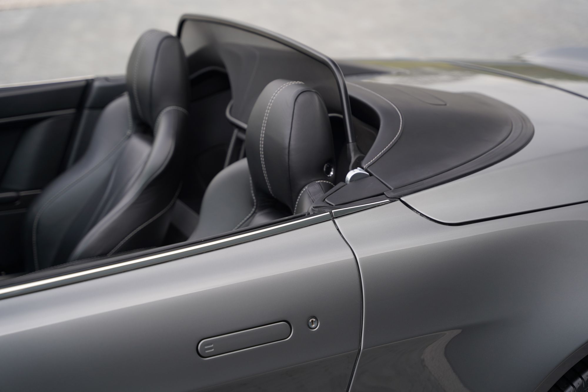 2012 Aston Martin V12 Vantage Roadster - 096 of 101