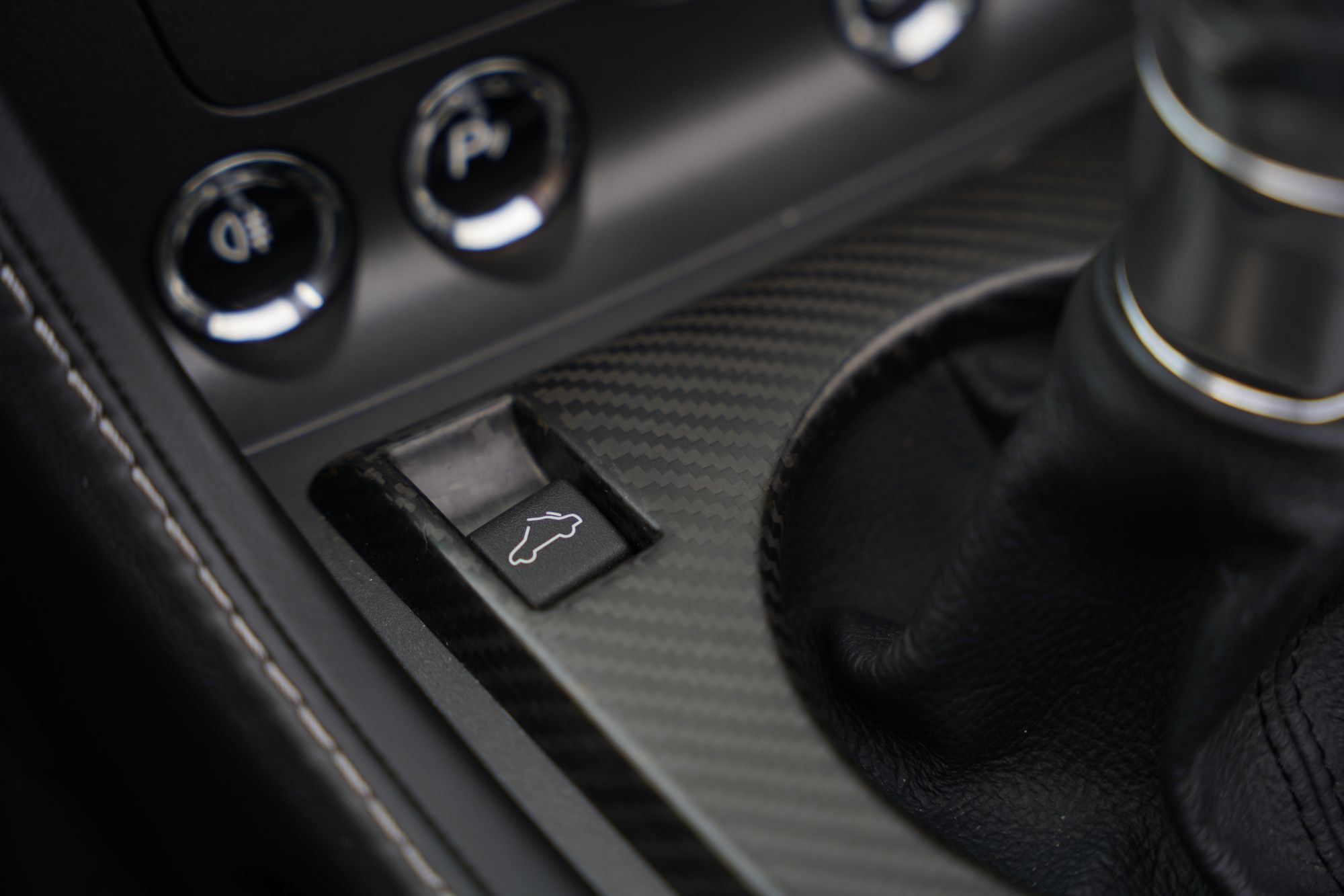 2012 Aston Martin V12 Vantage Roadster - 096 of 101