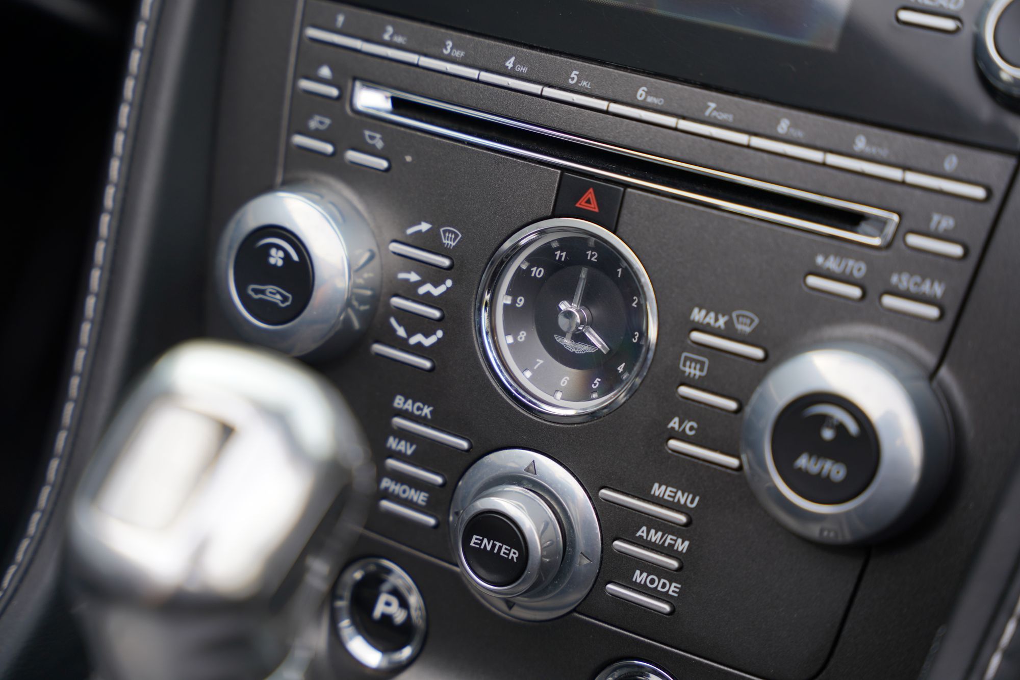 2012 Aston Martin V12 Vantage Roadster - 096 of 101