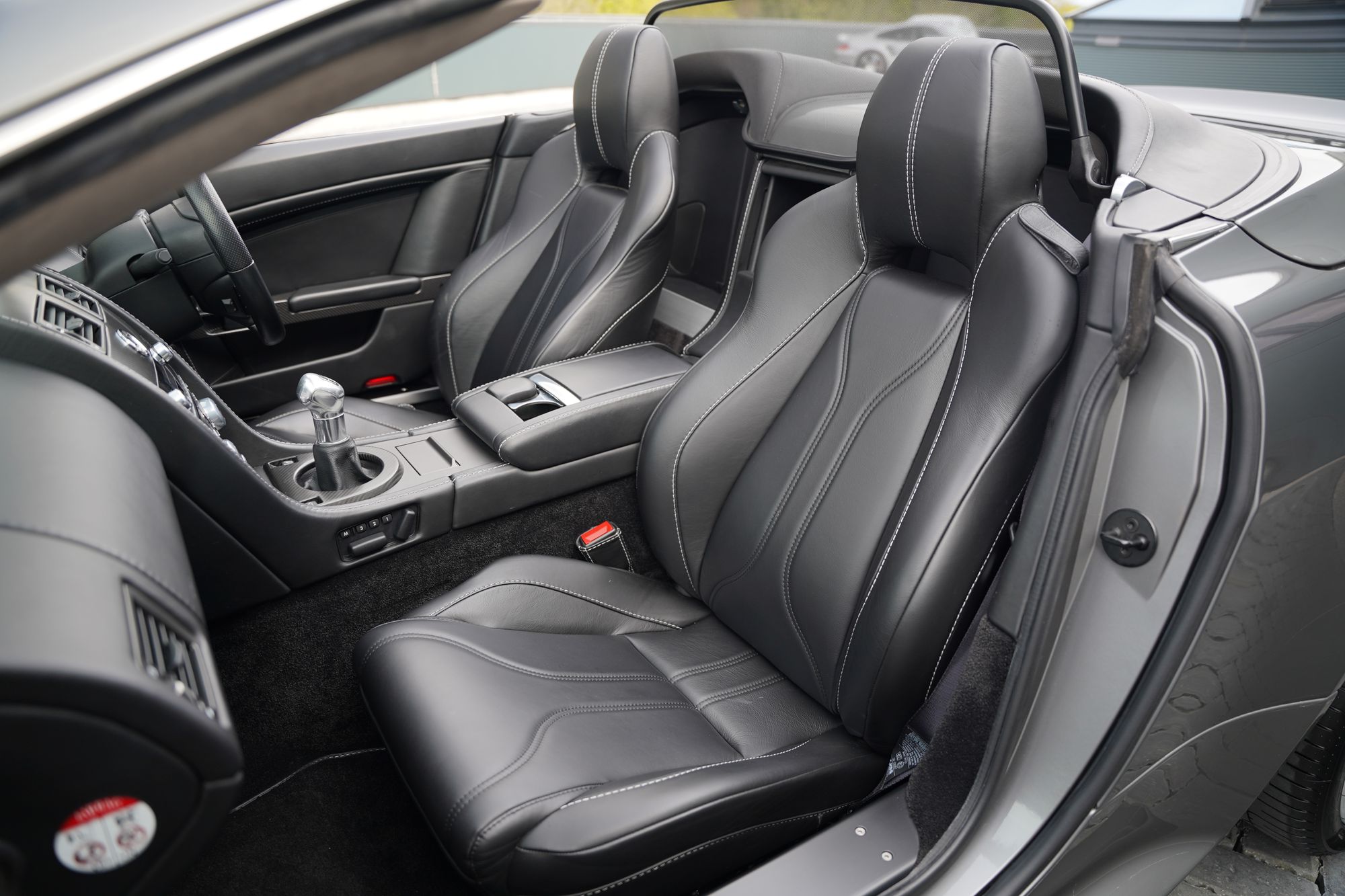 2012 Aston Martin V12 Vantage Roadster - 096 of 101
