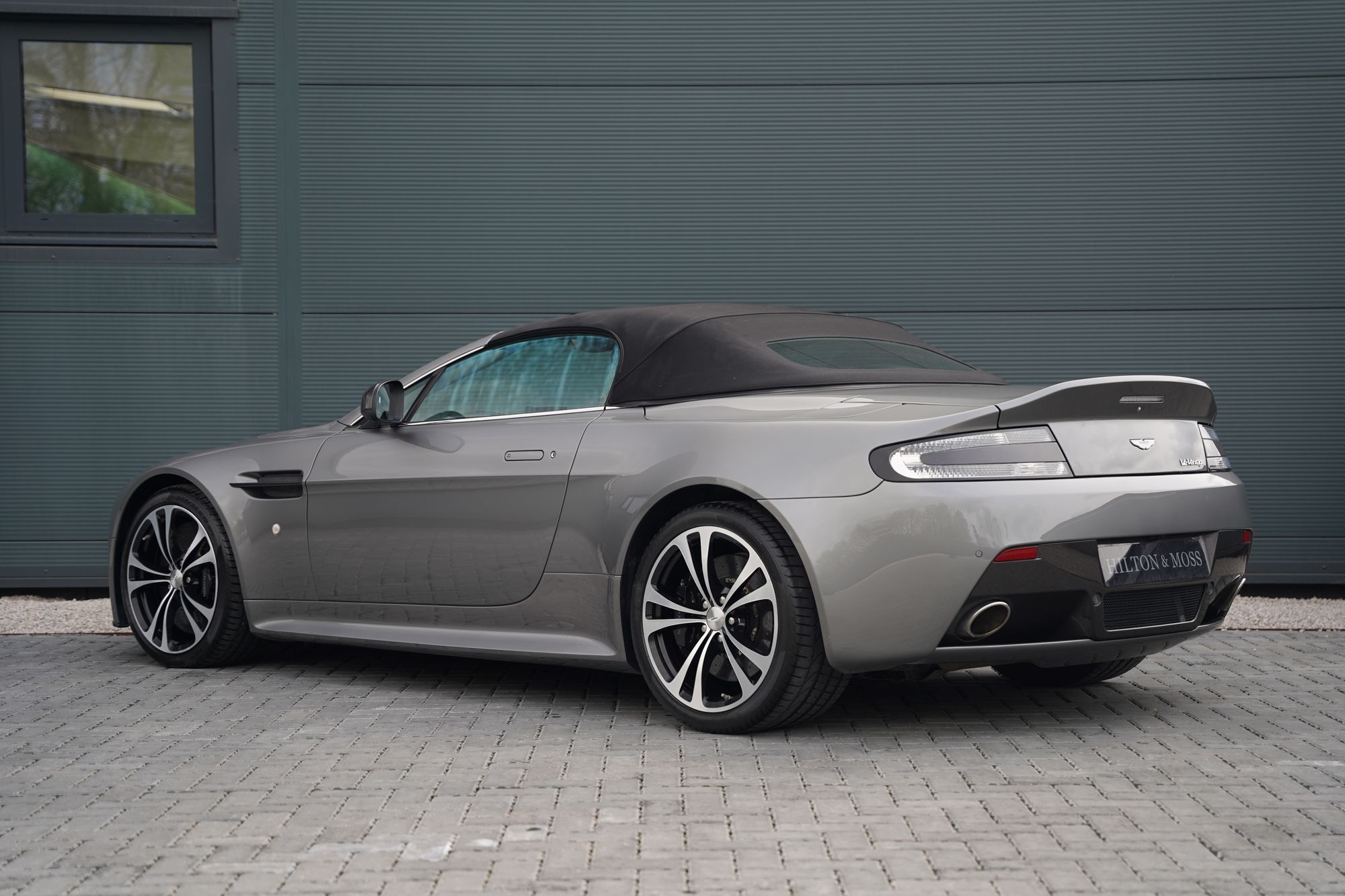 2012 Aston Martin V12 Vantage Roadster - 096 of 101