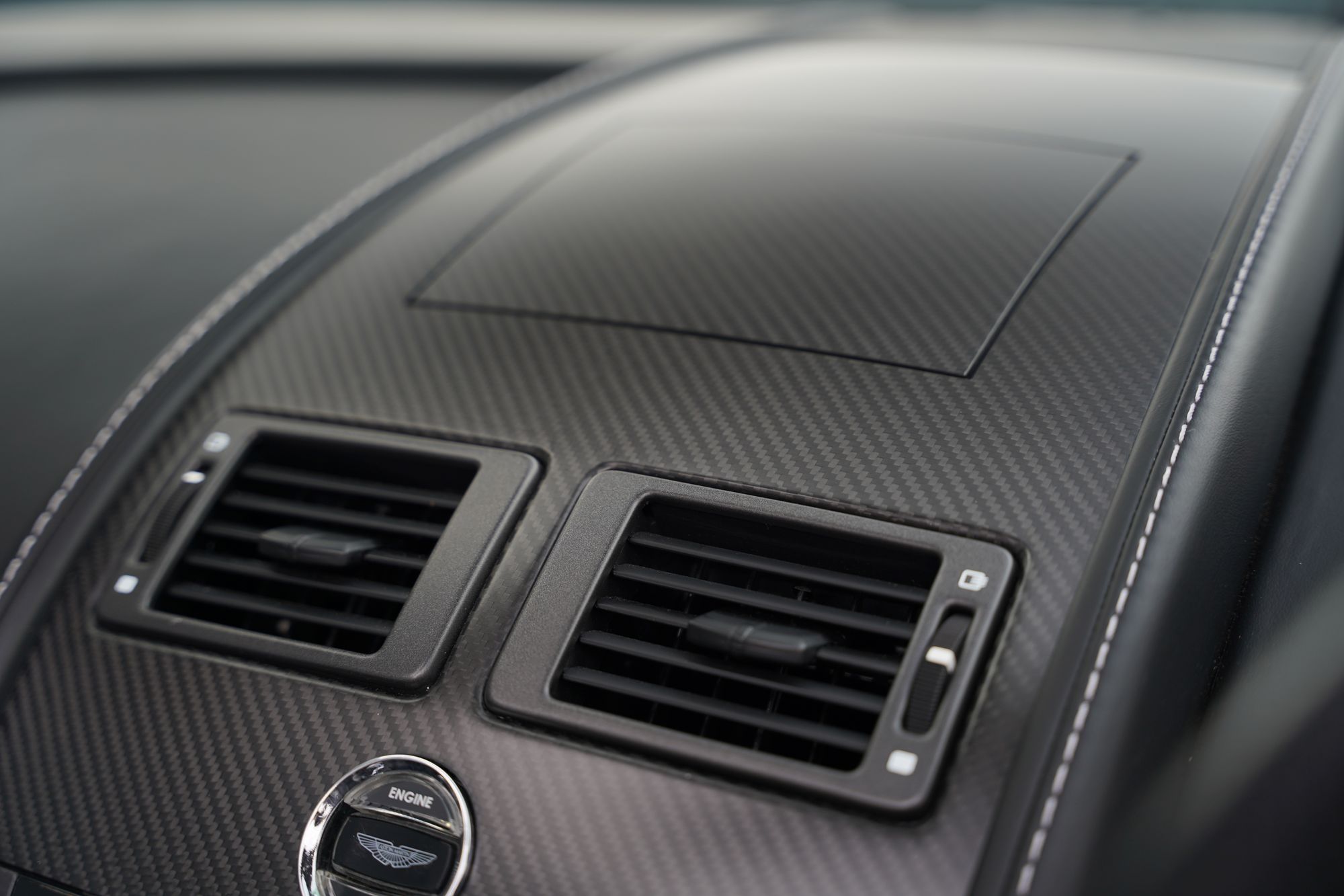 2012 Aston Martin V12 Vantage Roadster - 096 of 101