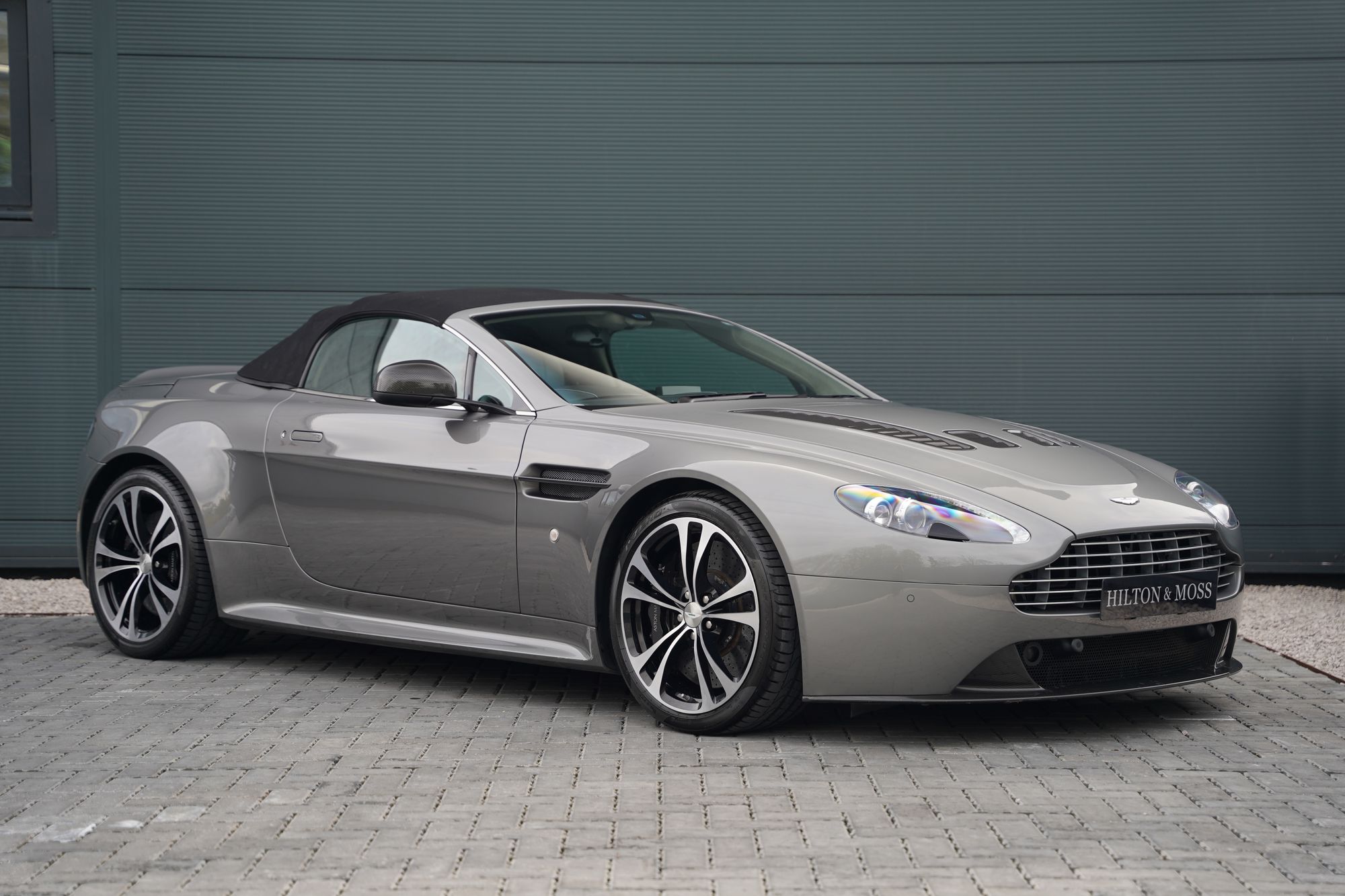 2012 Aston Martin V12 Vantage Roadster - 096 of 101