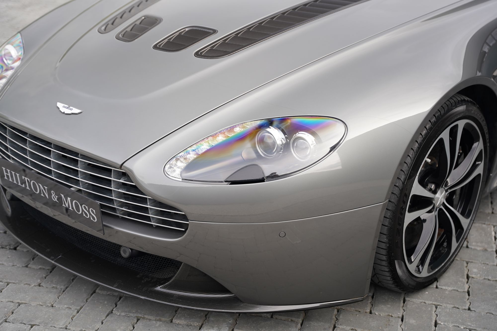 2012 Aston Martin V12 Vantage Roadster - 096 of 101