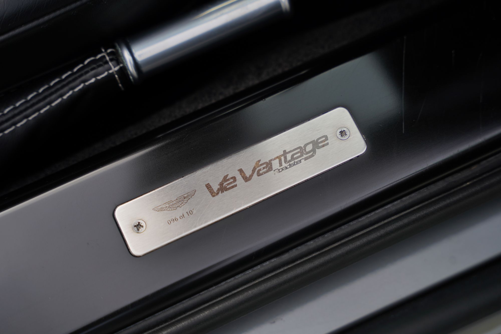 2012 Aston Martin V12 Vantage Roadster - 096 of 101