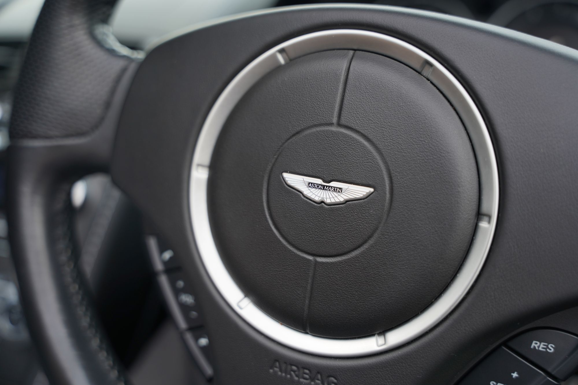 2012 Aston Martin V12 Vantage Roadster - 096 of 101