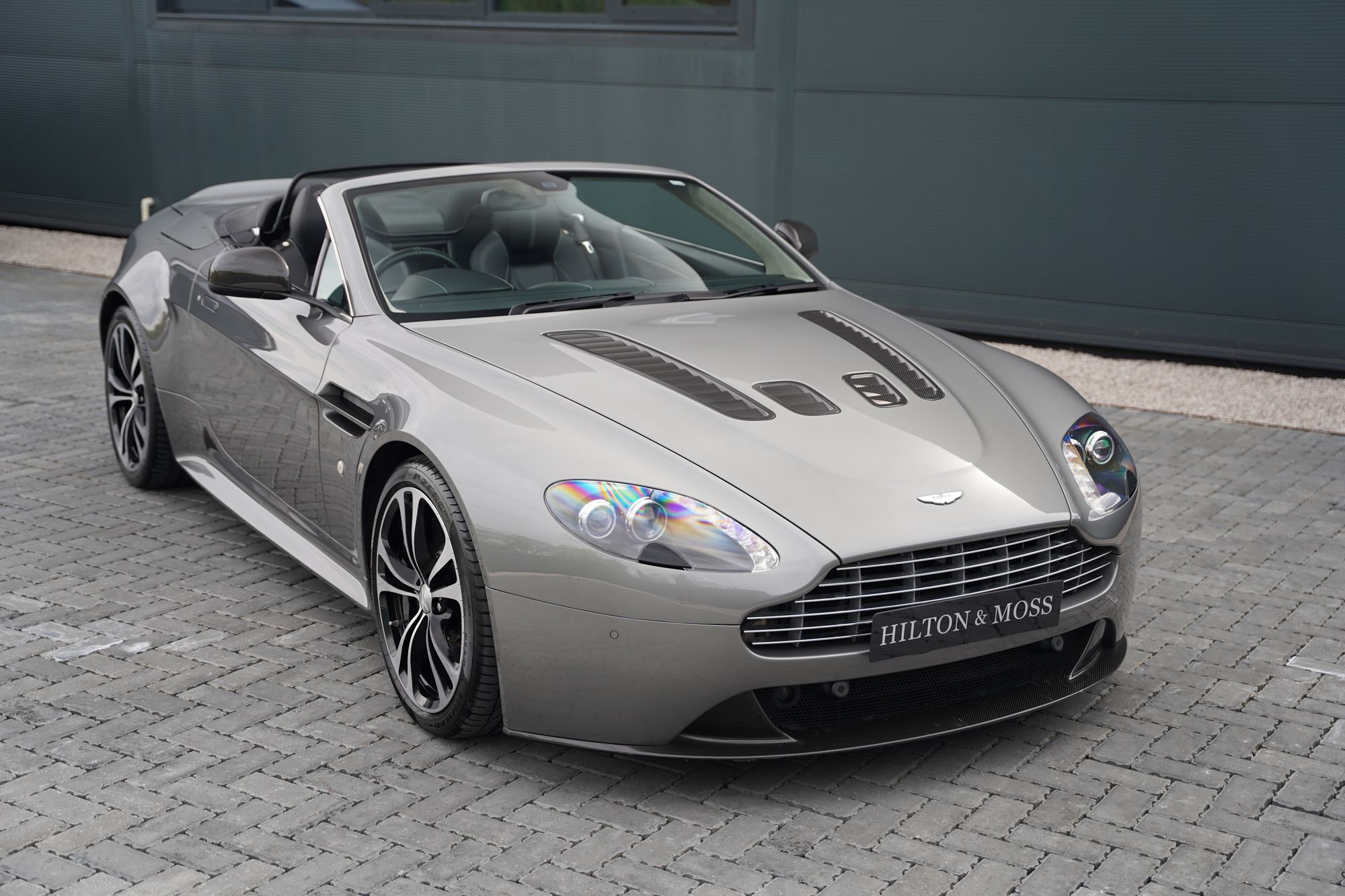 2012 Aston Martin V12 Vantage Roadster - 096 of 101