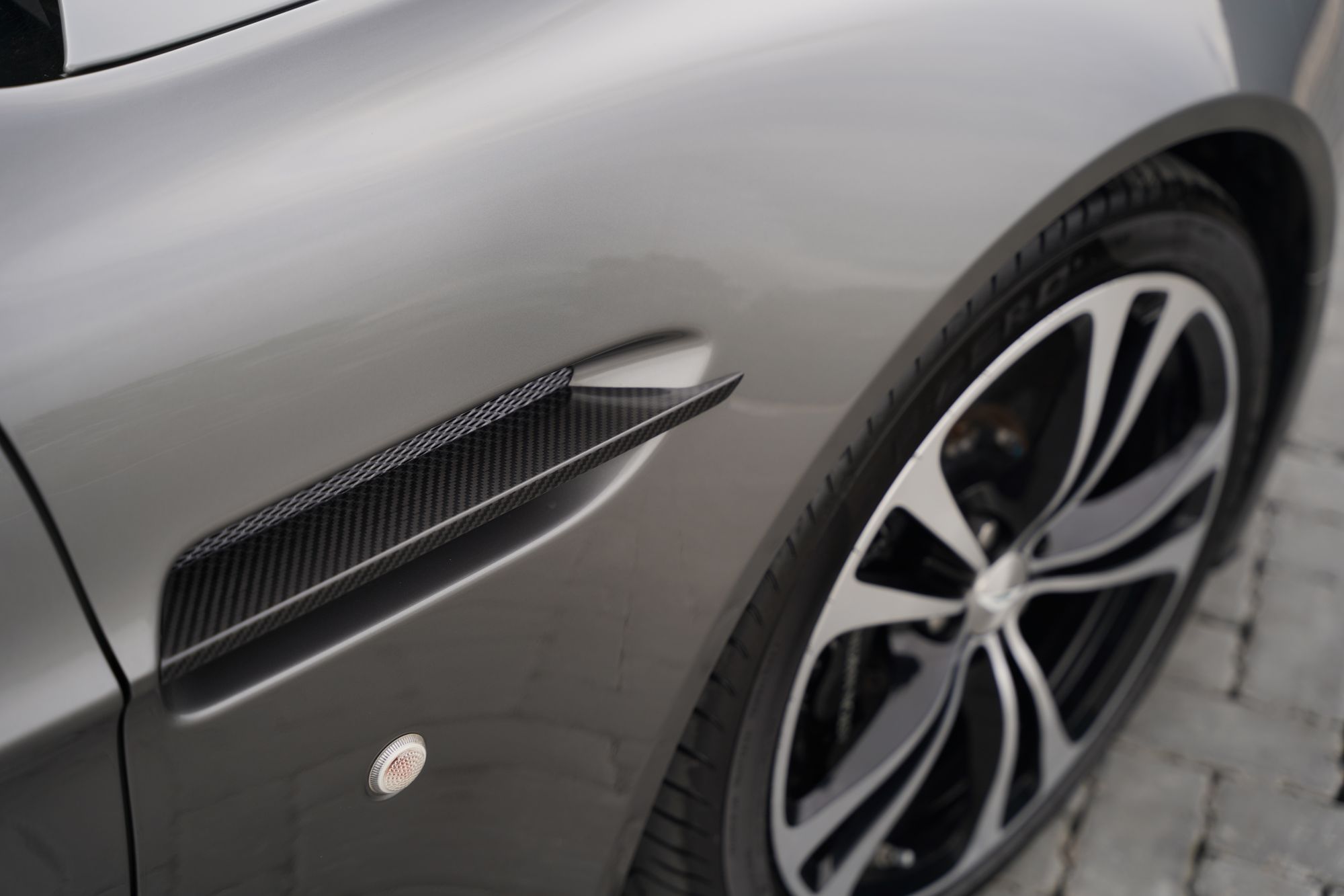 2012 Aston Martin V12 Vantage Roadster - 096 of 101