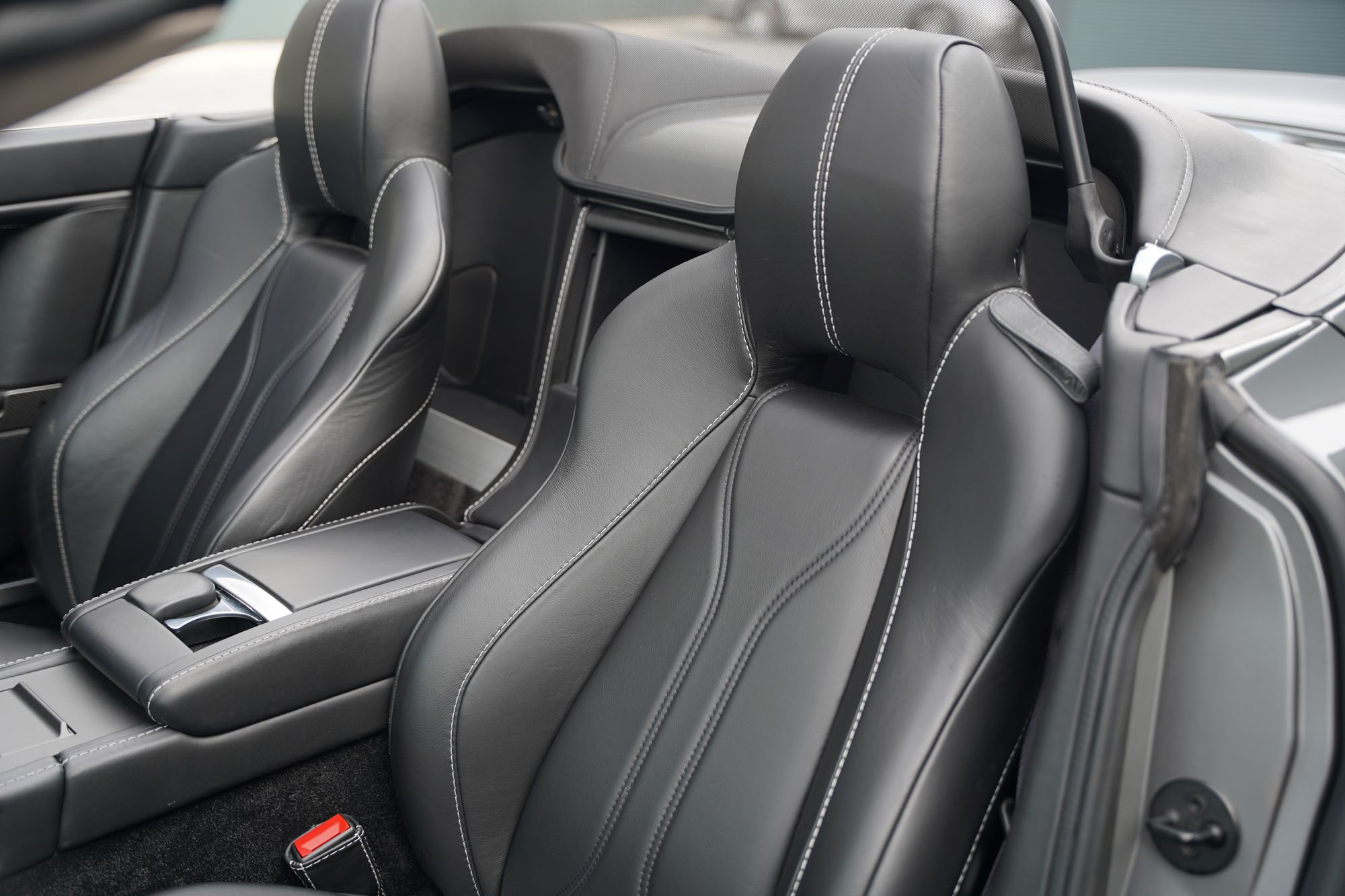 2012 Aston Martin V12 Vantage Roadster - 096 of 101